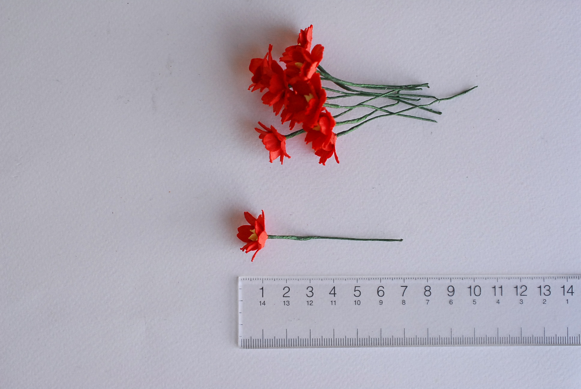 ดอกไม้กระดาษสา ดอกซากุระกระดาษ ขนาดเล็ก ดอกไม้กระดาษสาราคาส่ง ดอกไม้กระดาษสำหรับตกแต่งของชำร่วย งานแต่งงาน ทำช่อดอกไม้ติดอกเจ้าบ่าว ข้อมือดอกไม้เจ้าสาว ขนาด2.0 cm. 50 ดอก สีแดง Paper flowers supplies: DIY wedding tools small Cherry blossom (Sakura) red co