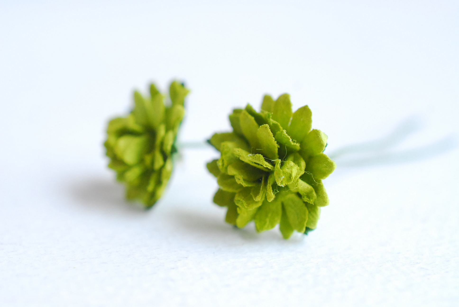 ดอกไม้ประดิษฐ์, ดอกไม้กระดาษสา, ดอก gypsophila, ดอกยิปโซ งานประดิษฐ์ตกแต่งของชำร่วย, ดอกไม้ทำพานพุ่ม,พานพวงมาลัย, พานรับไหว้, ขนาด 1.5 cm. สีเขียว สำเนา