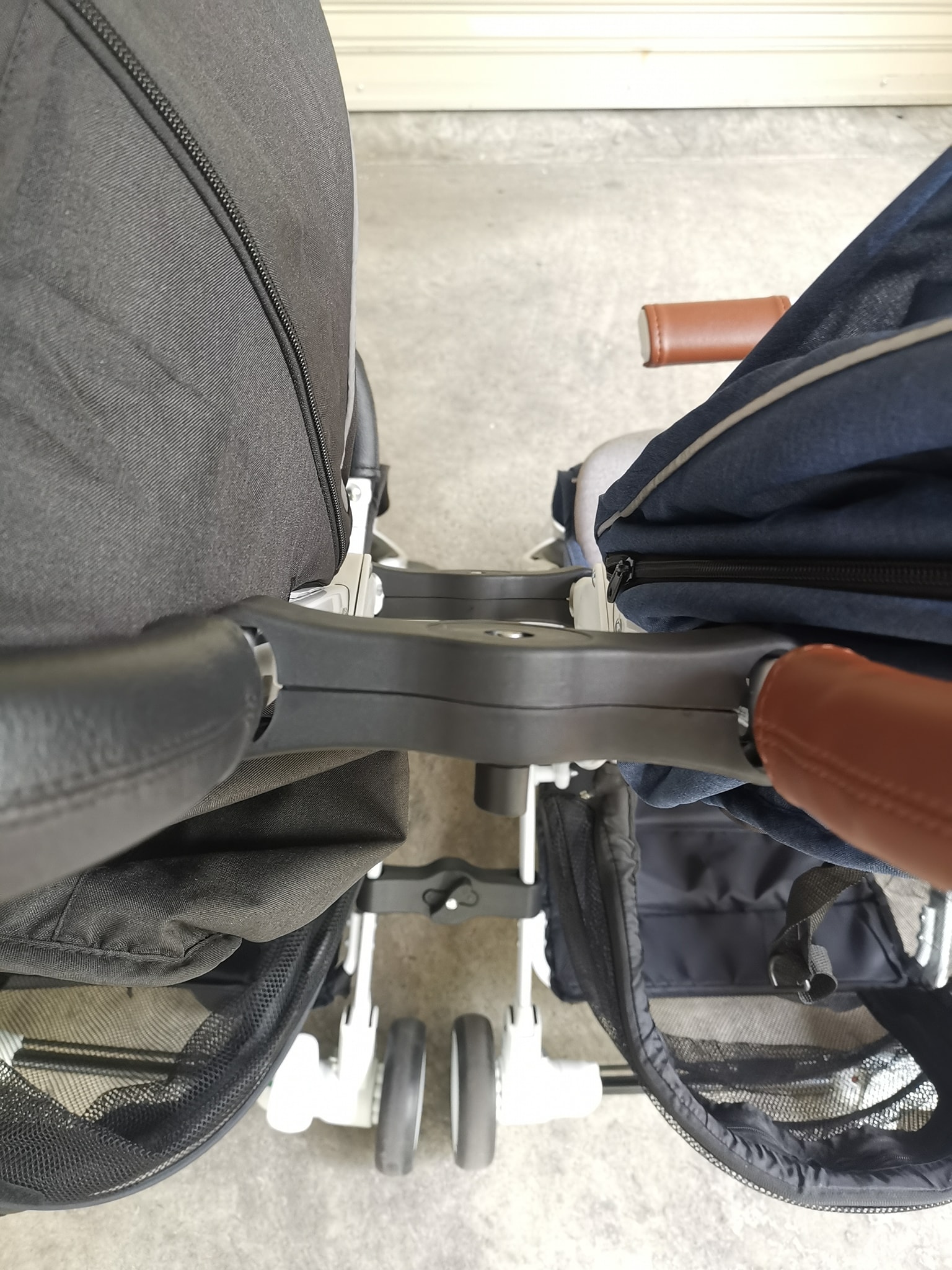 Keenz - Twin Stroller Adapter 3 ชิ้น (ที่เชื่อมต่อรถเข็น 2 คันทำรถเข็นแฝด/รถเข็นพี่น้อง) ใช้ได้กับทุกรุ่นที่ใกล้เคียง