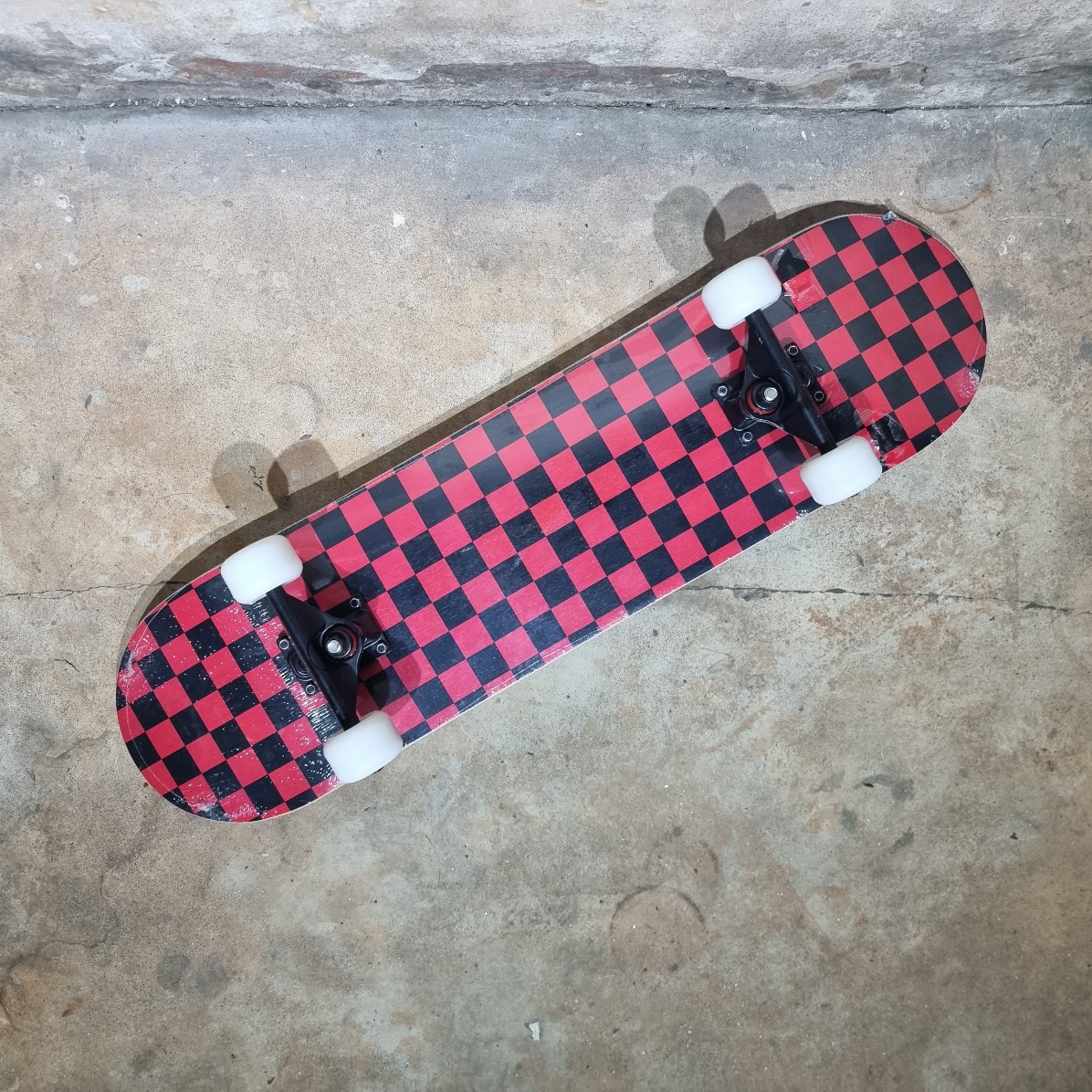 0202 สเก็ตบอร์ดพร้อมเล่น 31inch ไม้เมเปิล แข็งแรงทนทาน ฝึก Ollie ได้