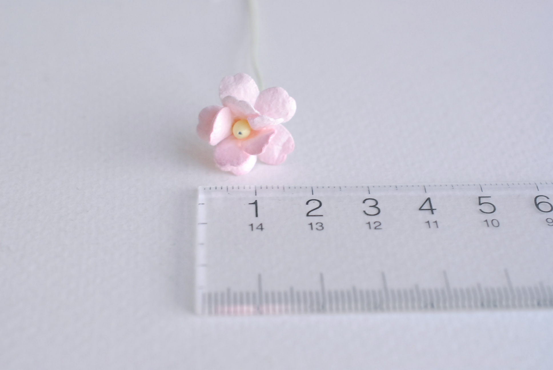 ดอกไม้กระดาษสา ราคาส่ง, ดอกไฮเดรนเยียกระดาษสา ดอกไม้ประดิษฐ์ ตกแต่งงานแต่งงาน ประดิษฐ์ข้อมือเพื่อนเจ้าสาว ขนา่ด 1.5 cm., สำหรับของชำร่วย, งานแต่งงาน, ดอกไม้ทำข้อมือเจ้าสาว สีชมพูอ่อน จำนวน 100 ดอก Paper flower,100 Pieces mulberry hydenyia, pink color.