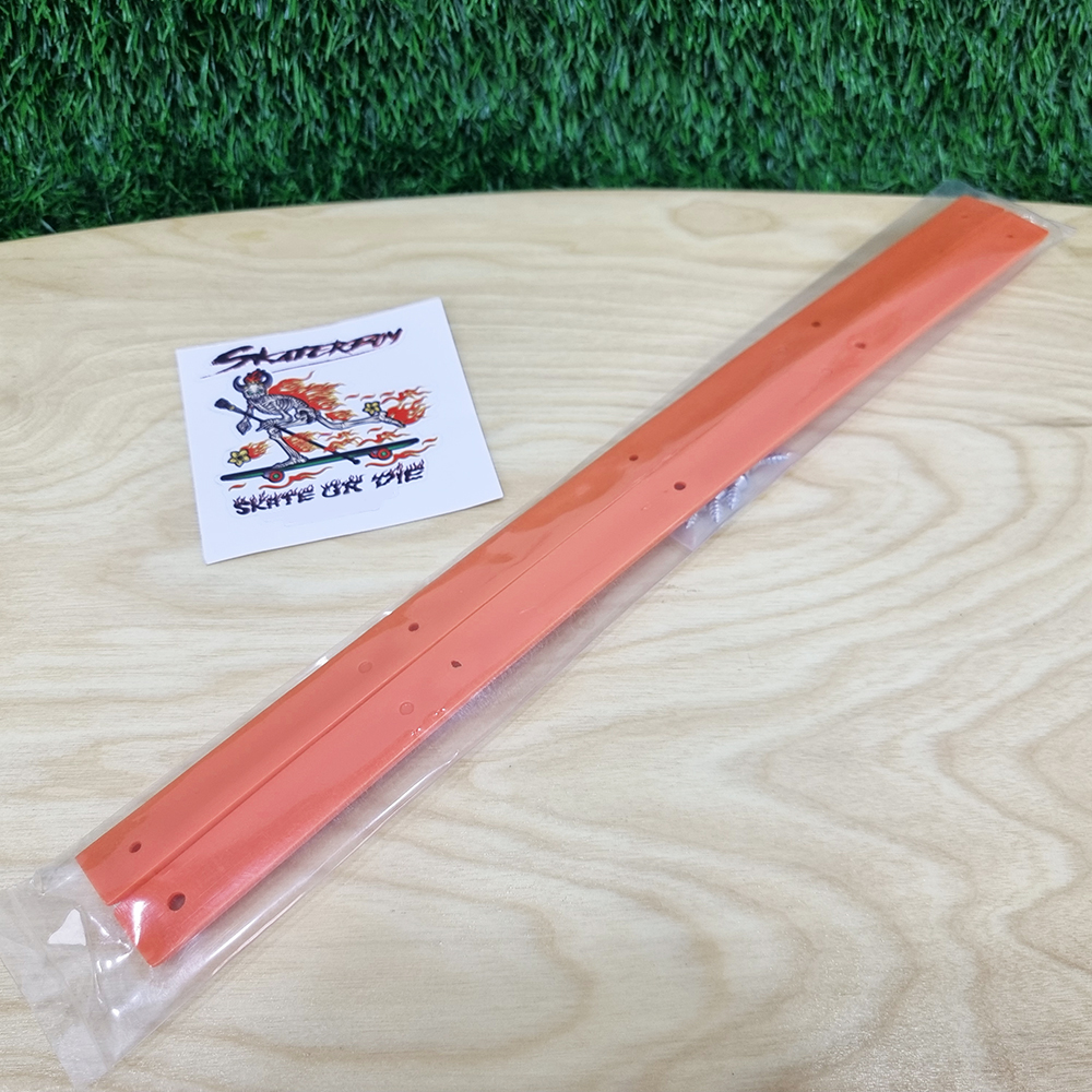 0302 rail guard skateboard ใช้ติดใต้แผ่นสเก็ตบอร์ดกันรอย มีน็อตมาให้ สายรูดราวต้องมี