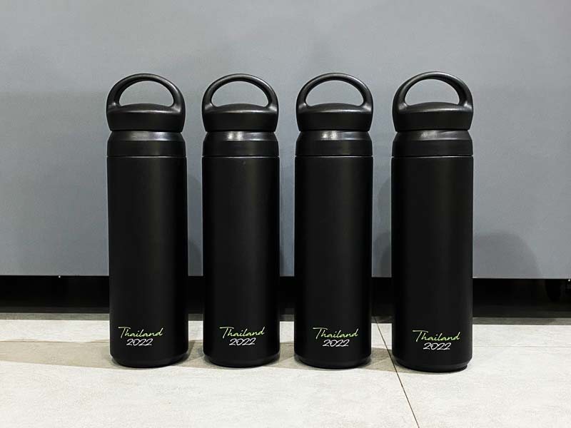 พิมพ์ UV โลโก้บริษัท สกรีน UV โลโก้บริษัท 4 สี