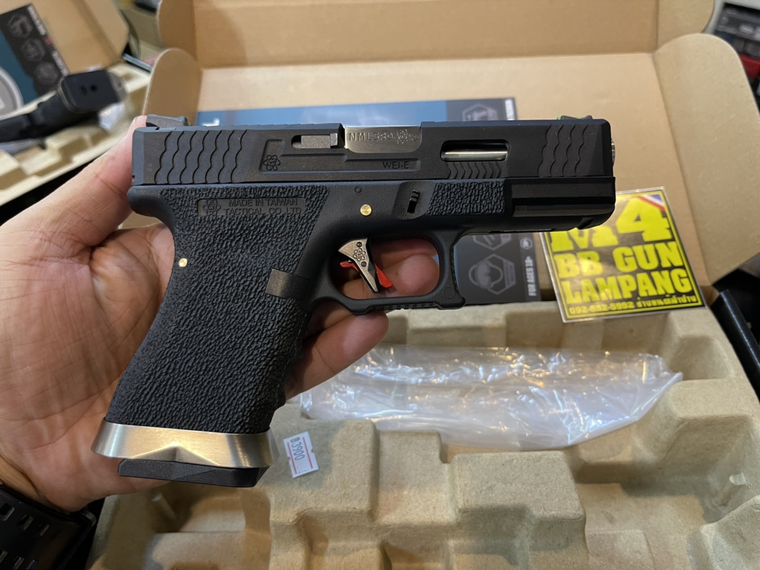 WE Glock19 G-Force Custom – เฟรมดำ สไลด์ดำ ลำกล้องเงิน