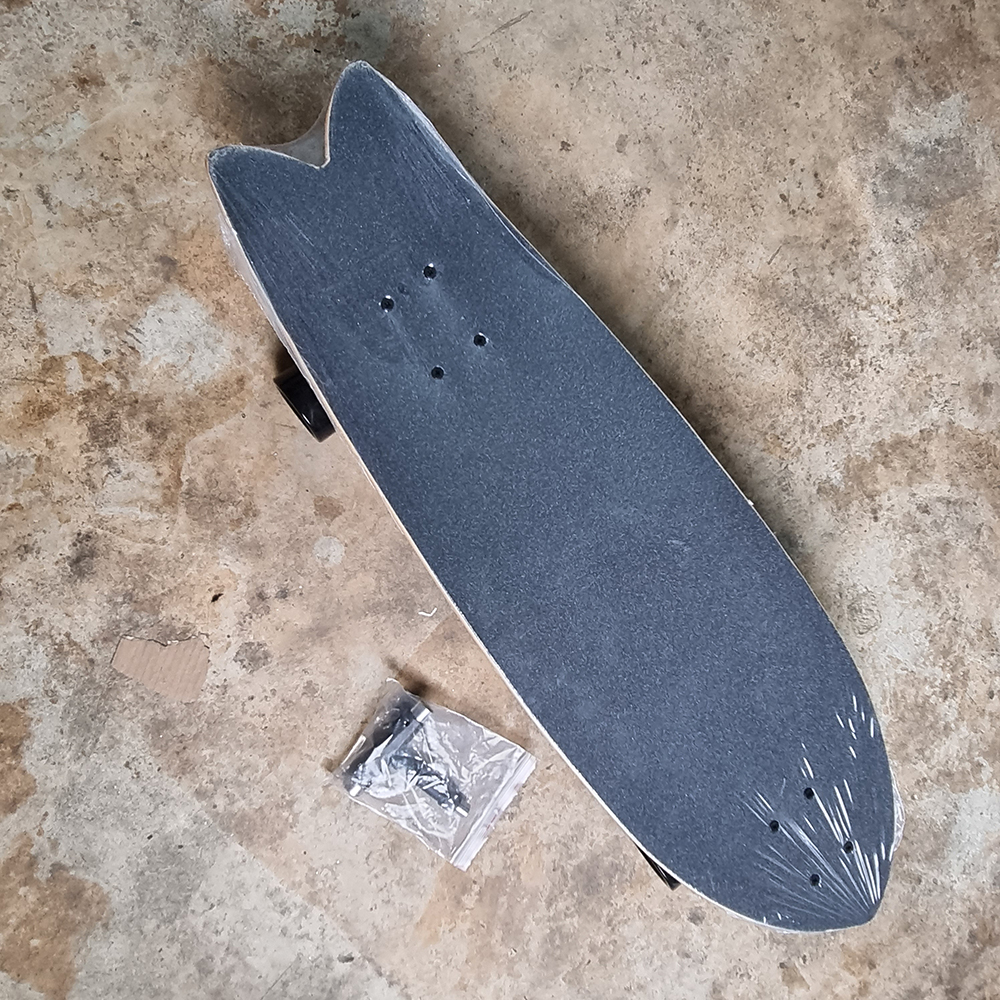 0201 Surf skate บอร์ด32นิ้ว แนะนำสูงไม่เกิน150cm เลี้ยว40,50องศา พร้อมเล่น