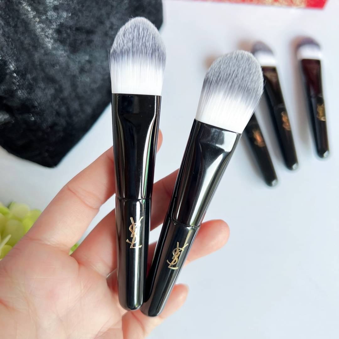 แปรงรองพื้น YSL Beauty Makeup Foundation Brush