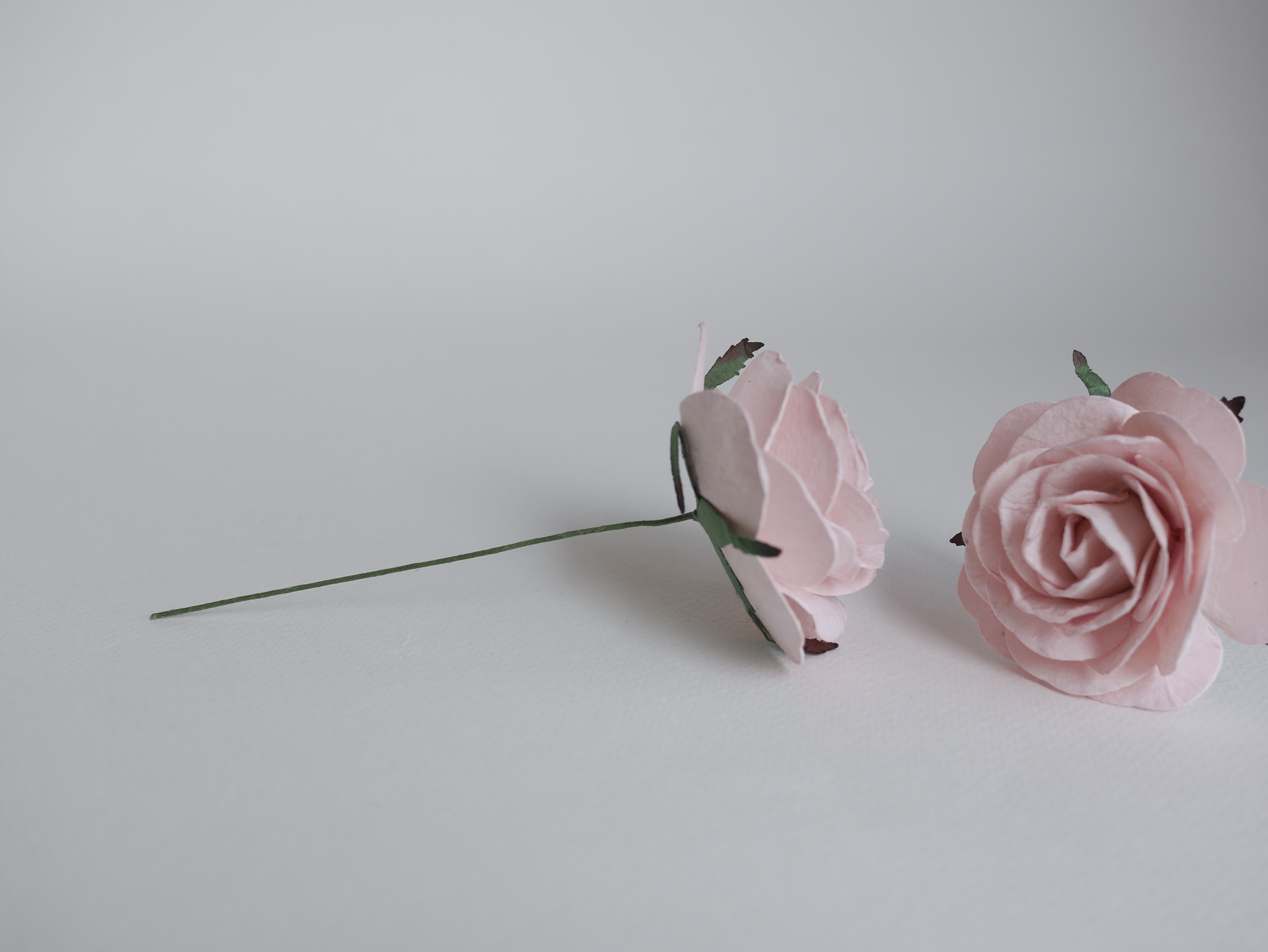 ดอกไม้กระดาษสา ดอกไม้กุหลาบกระดาษ ดอกกุหลาบกระดาษ ขนาด 6.5 cm., สำหรับของชำร่วย, งานแต่งงาน, สีชมพูอ่อน Paper flower,10 Pieces mulberry rose, 6.5 cm. soft pink color