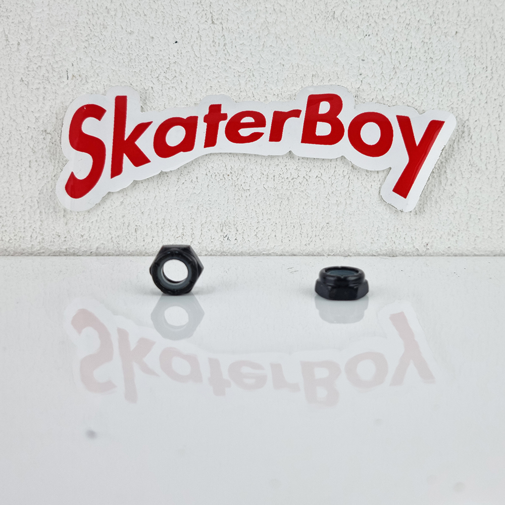 [0314] น็อตยึดล้อสเก็ตบอร์ดไว้กับทรัค สีเงิน สีดำ (มีราคาส่ง)