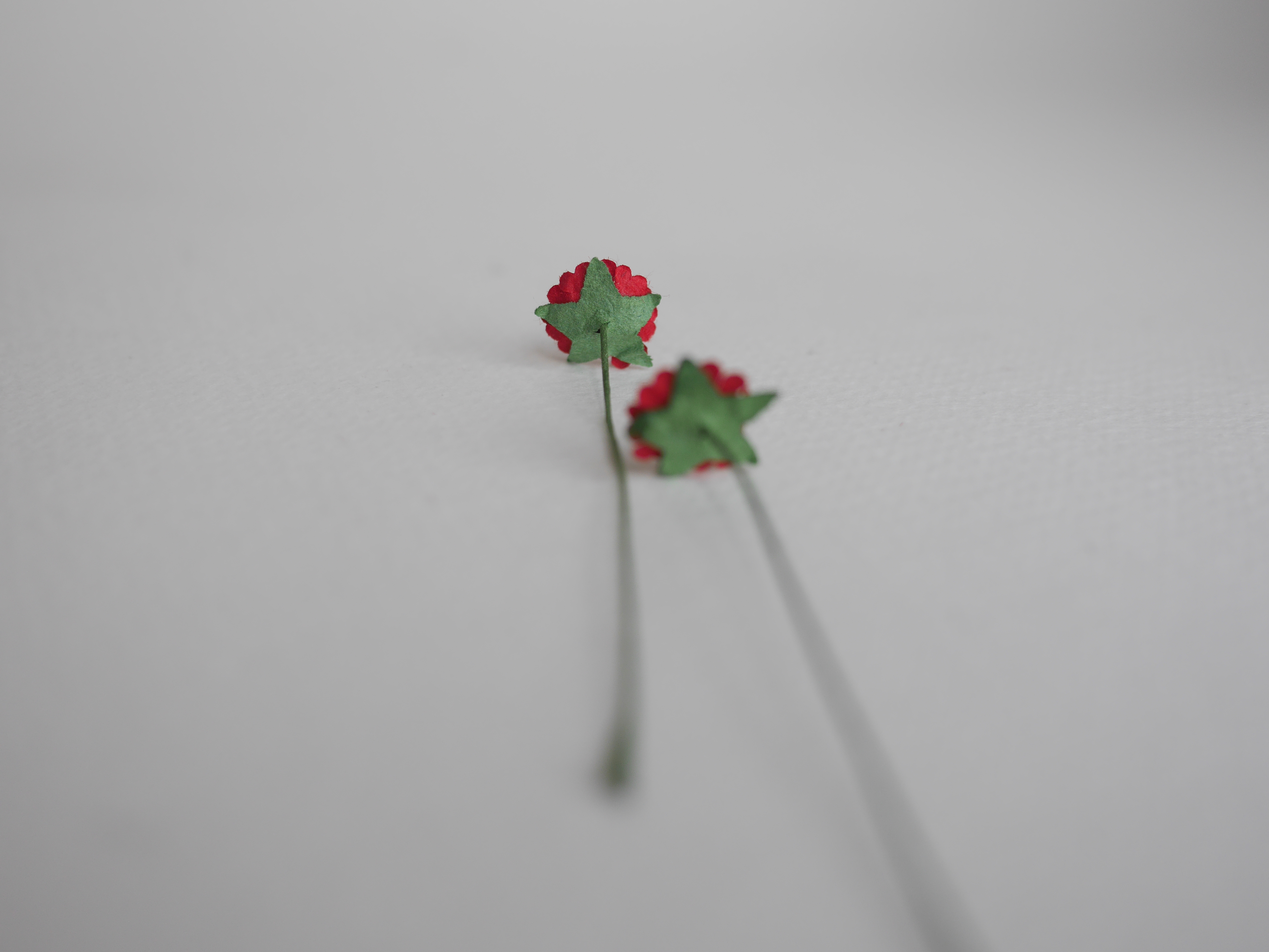 ดอกทานตะวันกระดาษ ดอกไม้กระดาษสา ดอกไม้ประดิษฐ์จากกระดาษสา ดอกทานตะวัน ดอกไม้กระดาษสาขายส่ง ดอกไม้ประดิษฐ์ ดอกไม้ทำข้อมือเพื่อนเจ้าสาว ขนาด 0.8 cm. จำนวน 100 ดอก สีแดง เกสรสีเหลือง Paper Flower, Sun Flowers, pale dusty pink color, size 0.8 cm 100 pieces r