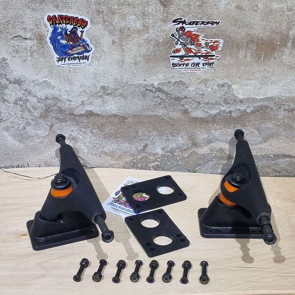 [0306] Surf truck CX4 V1 classic สีดำยิงทราย พร้อมชุดน็อต ยางรอง บูชชิง โคน3บาเรล1 แข็ง80A งานดี