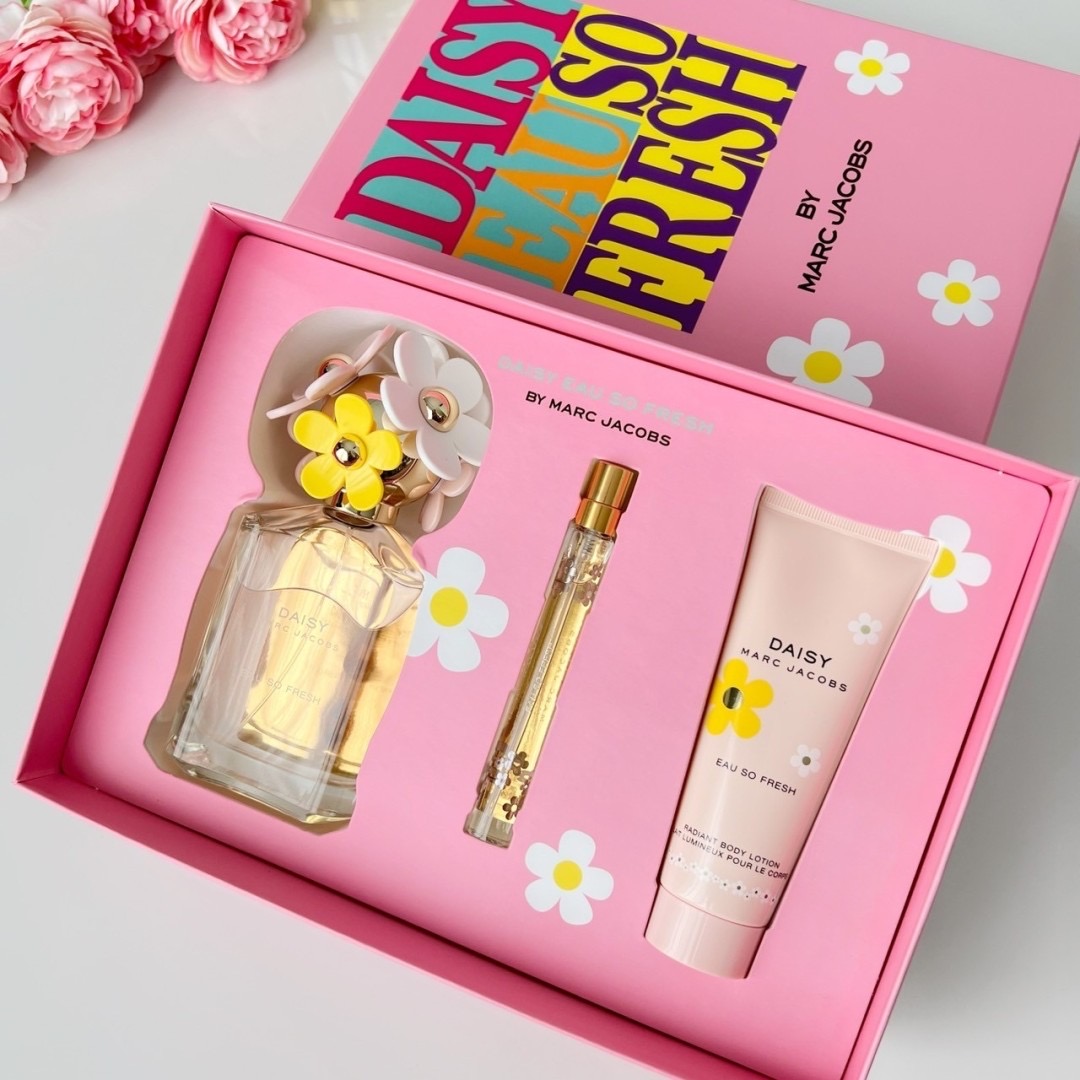 เซ็ทน้ำหอม Marc Jacob Daisy Eau So Fresh EDT Box SET 3 Pcs.