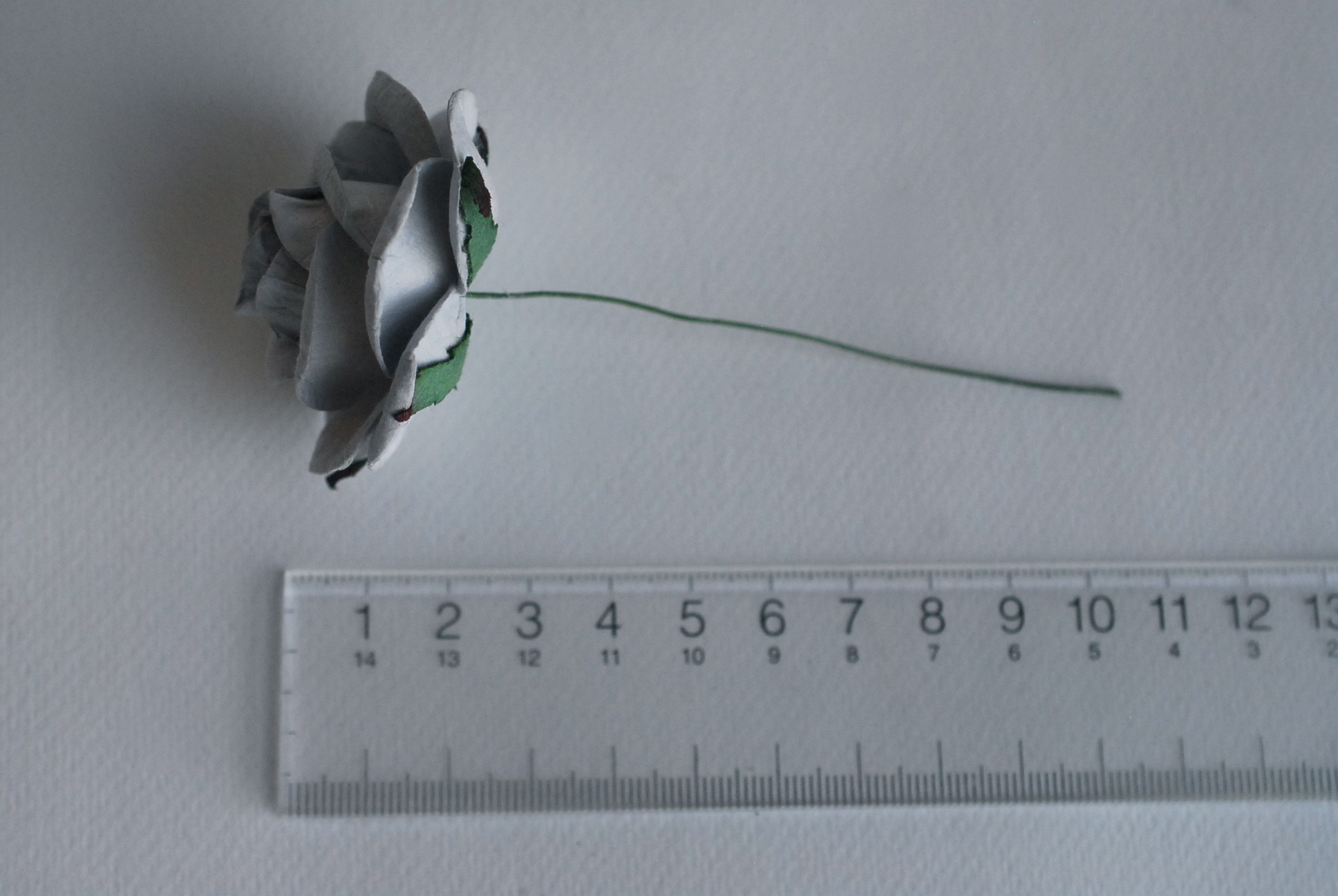 ดอกไม้กระดาษสา ดอกไม้กุหลาบกระดาษ ดอกไม้ประดิษฐ์ งานแต่งงาน ตกแต่งของชำร่วย, งานแต่งงาน สีเทา ขนา่ด 4.5 cm., Paper flower,20 Pieces mulberry rose, 4.5 cm. light grey color.