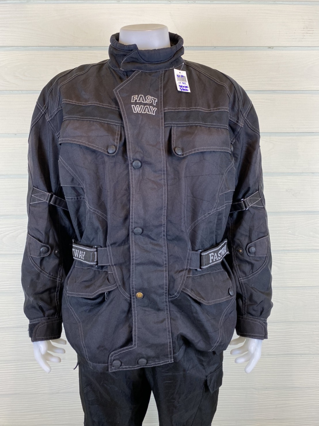 เสื้อขี่มอเตอร์ไซด์( มือสอง) CT 862 : อก 52" ยาว 30" รอบเอว 50" Fastway