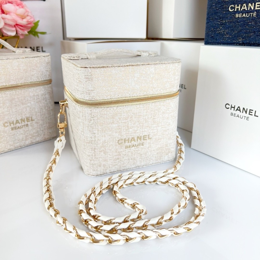 กระเป๋าเครื่องสำอาง Chanel Beaute Makeup Box VIP Bag Collection 2023 ทรงกล่องลูกบาศก์