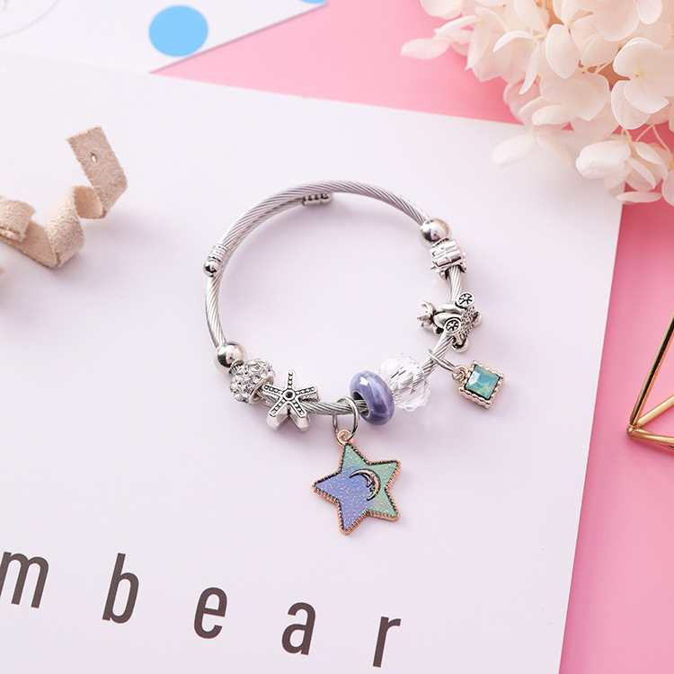 สร้อยข้อมือรุ่นstar in the skyสำหรับสวมใส่เครื่องประดับเกาหลีรูปดาวห้าแฉก