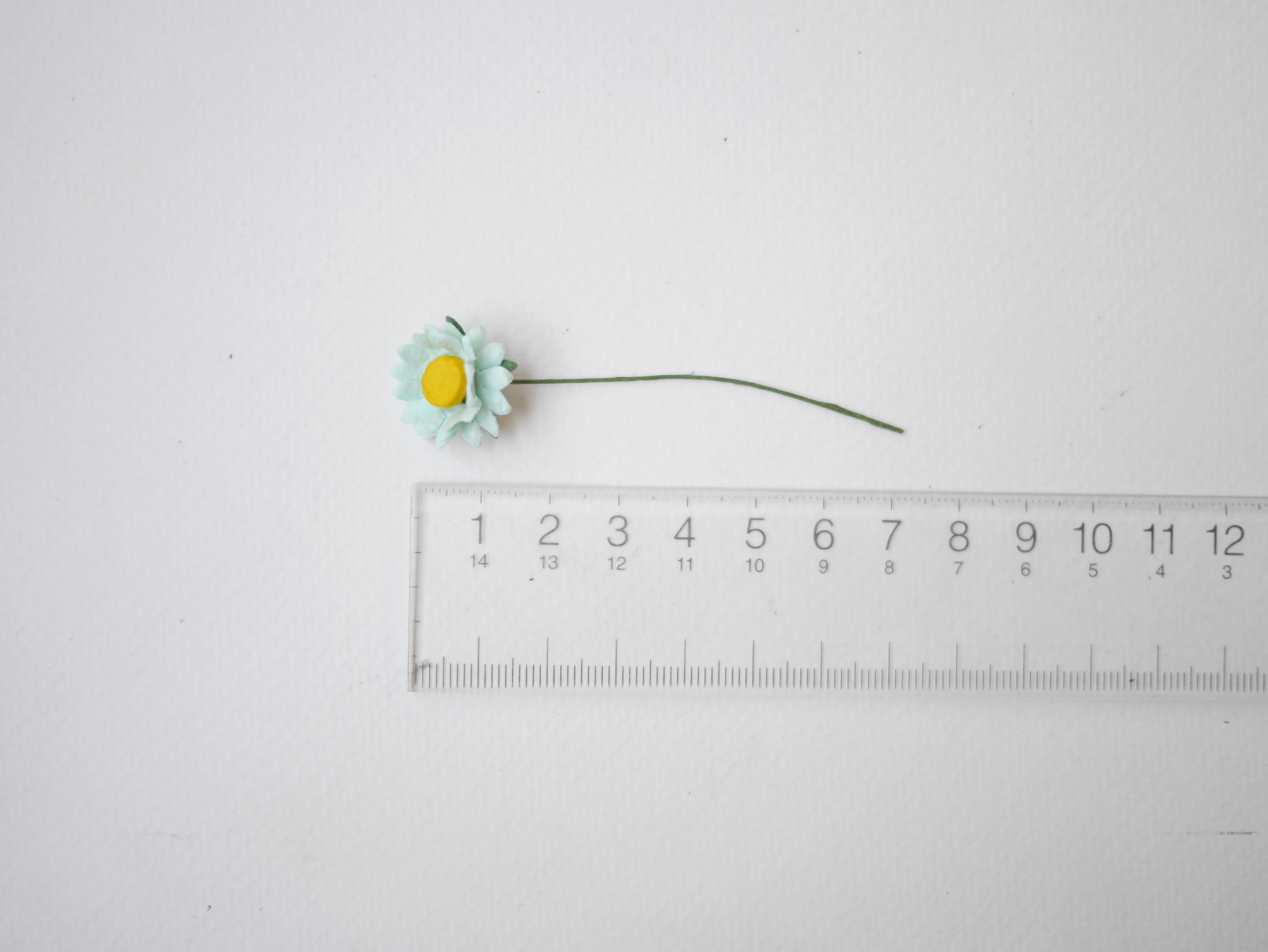 ดอกทานตะวันกระดาษ ดอกไม้กระดาษสา ดอกไม้ประดิษฐ์จากกระดาษสา ดอกทานตะวัน ดอกไม้กระดาษสาขายส่ง ดอกไม้ประดิษฐ์ ดอกไม้ทำข้อมือเพื่อนเจ้าสาว ขนาด 1.5 cm. จำนวน 100 ดอก สีมิ้นท์ Paper Flower, Sun Flowers, mint color, size 1.5 cm 100 pieces, yellow pollen.