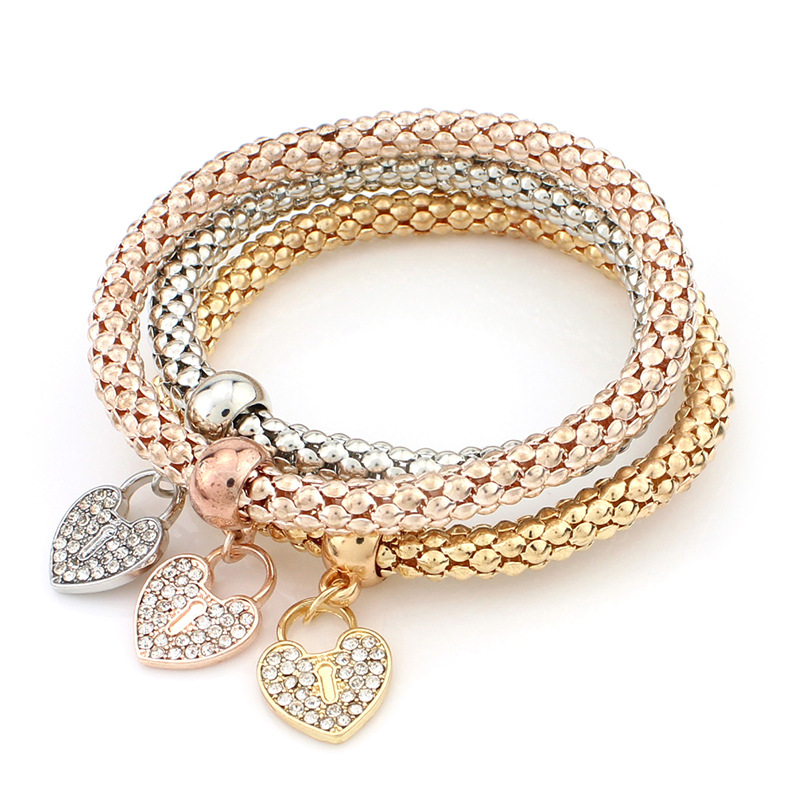 กำไลข้อมือรูปหัวใจสำหรับคนพิเศษในวันวาเลนไทน์ valentine heart bracelet