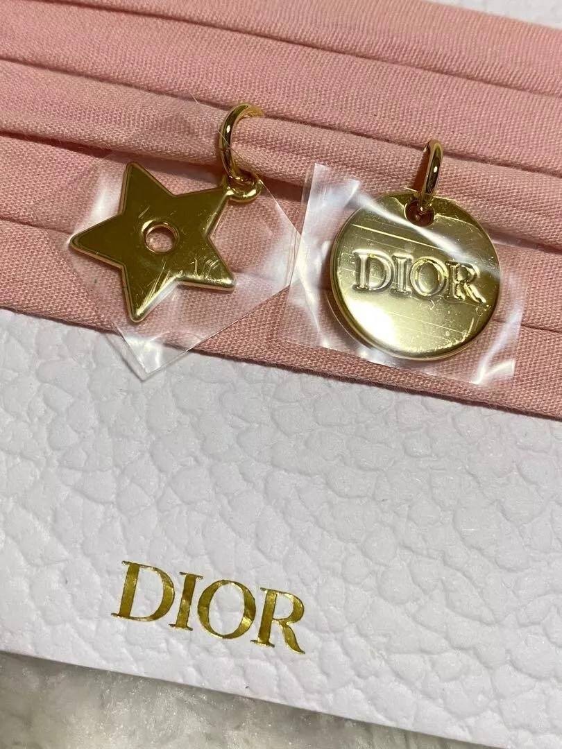 ริบบิ้นผูกข้อมือพร้อมจี้ Dior Pink Bracelet Choker Gold Charm Ribbon String