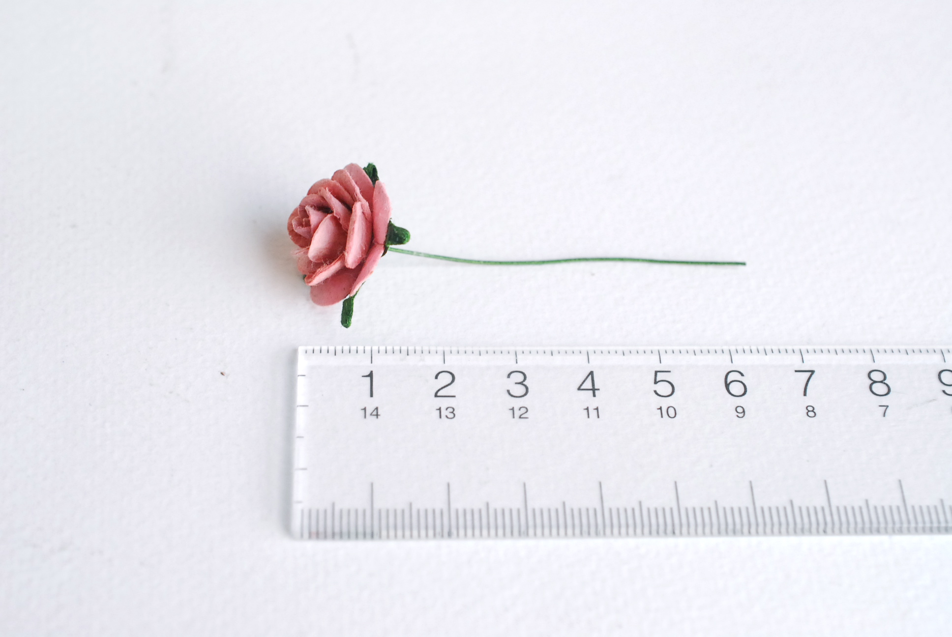 ดอกไม้กระดาษสา ราคาส่ง, งานประดิษฐ์, ของชำร่วย, งานแต่งงาน, ข้อมือเจ้าสาว สีชมพูหม่น ขนาด 2 cm. จำนวน 50 ดอก paper flowers, DIY paper flowers supplies, mini roses paper size2 cm. 50 pieces.