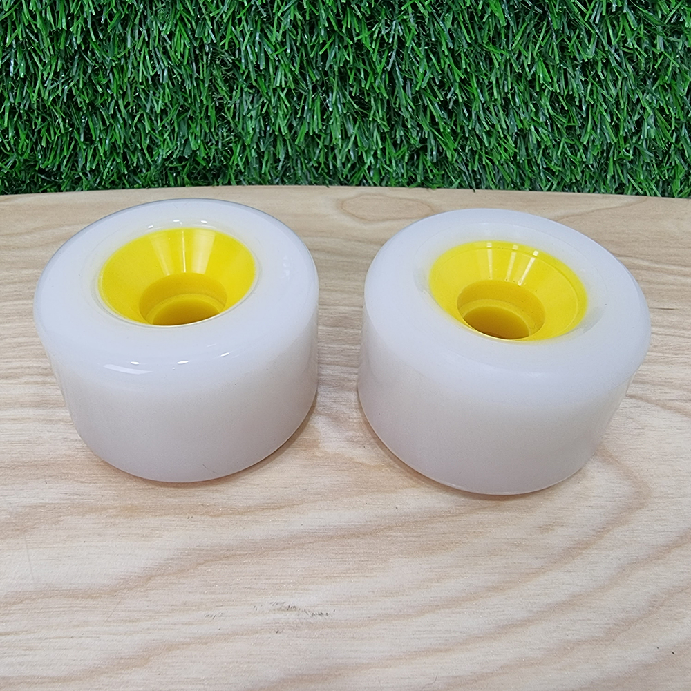 [0316] ล้อสเก็ตบอร์ด เรืองแสง 69x45 82A ขอบมน Luosenka