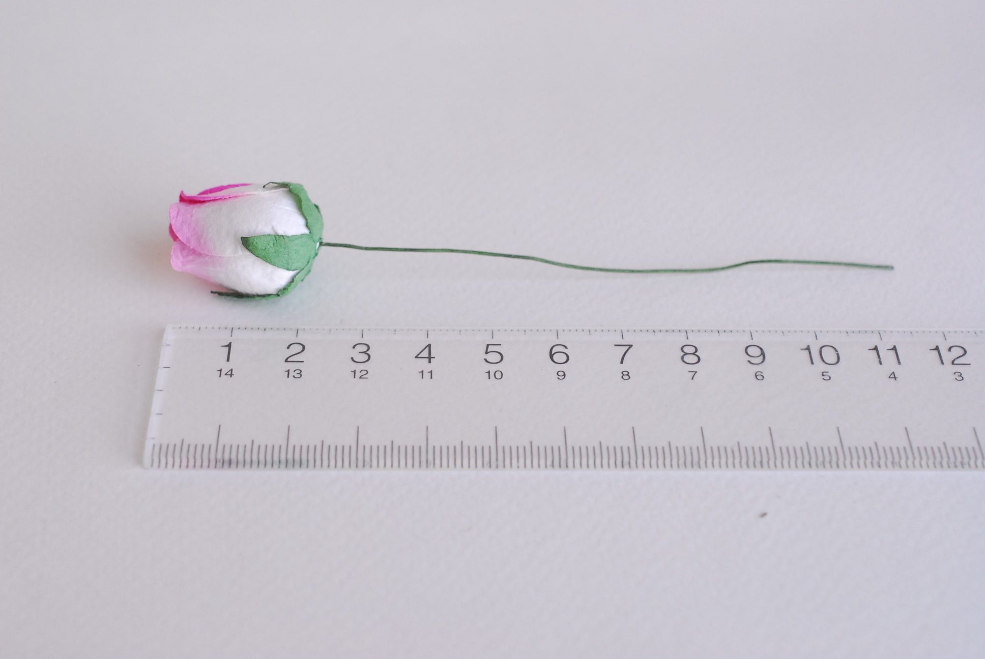 ดอกไม้กระดาษสา ดอกไม้กระดาษสา จตุจักร งานประดิษฐ์ ดอกไม้ทำข้อมือเพื่อนเจ้าสาว แต่งงาน, ดอกกุหลาบตูม 50 ดอก สีชมพูปัดสีขาวcolor ขนาด 1.5x2 cm. paper flowers, budding roses flower 1.5x2 cm. 50 pieces.pink brush white color