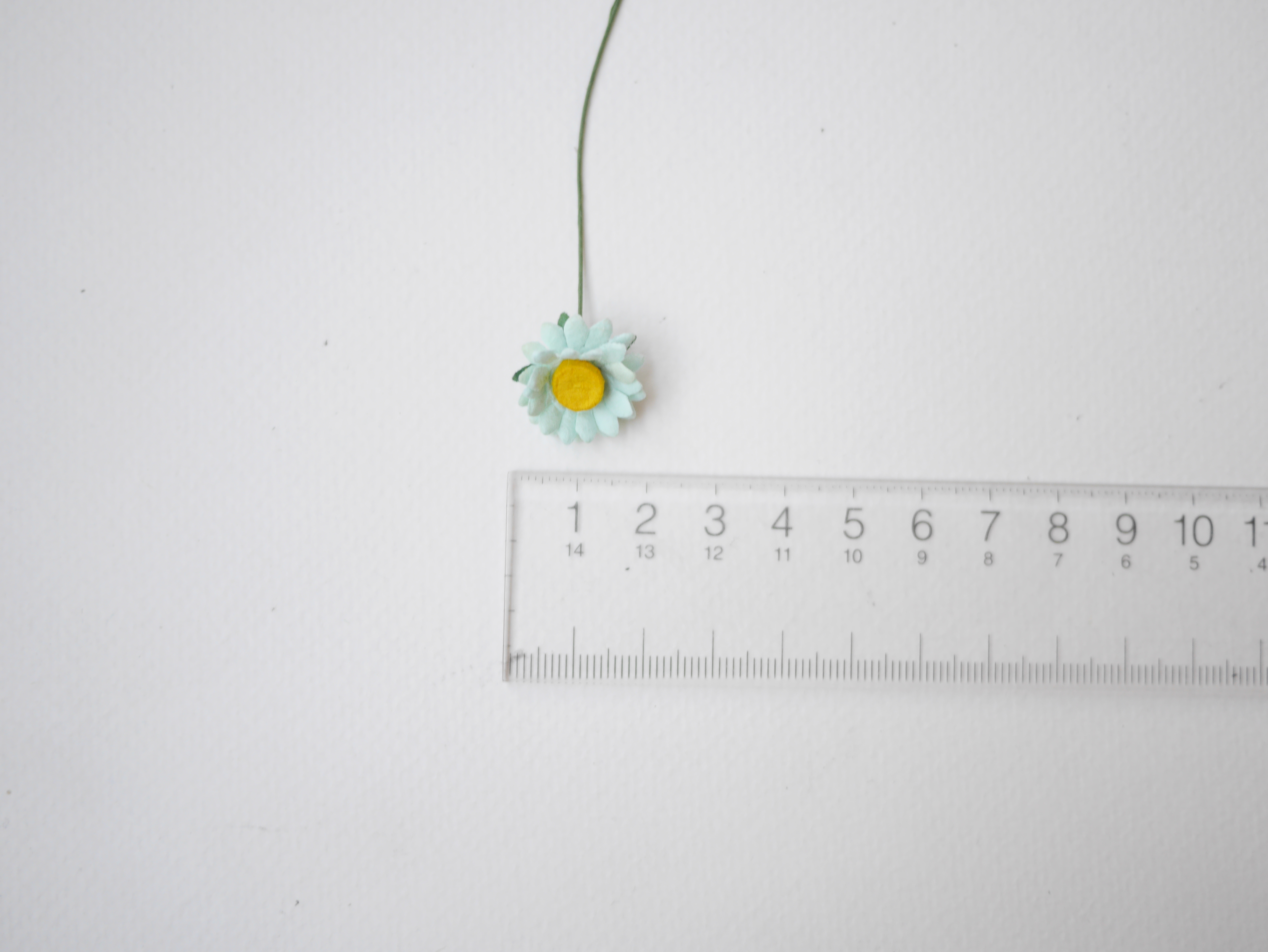 ดอกทานตะวันกระดาษ ดอกไม้กระดาษสา ดอกไม้ประดิษฐ์จากกระดาษสา ดอกทานตะวัน ดอกไม้กระดาษสาขายส่ง ดอกไม้ประดิษฐ์ ดอกไม้ทำข้อมือเพื่อนเจ้าสาว ขนาด 1.5 cm. จำนวน 100 ดอก สีมิ้นท์ Paper Flower, Sun Flowers, mint color, size 1.5 cm 100 pieces, yellow pollen.