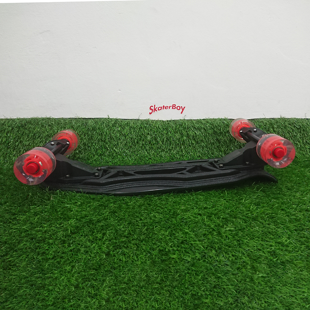 [0201] สเก็ตบอร์ดเด็ก 6ขวบ ไม่มีคว่ำ ฝึกทรงตัว ล้อมีไฟวิบวับ ขนาด 54cm