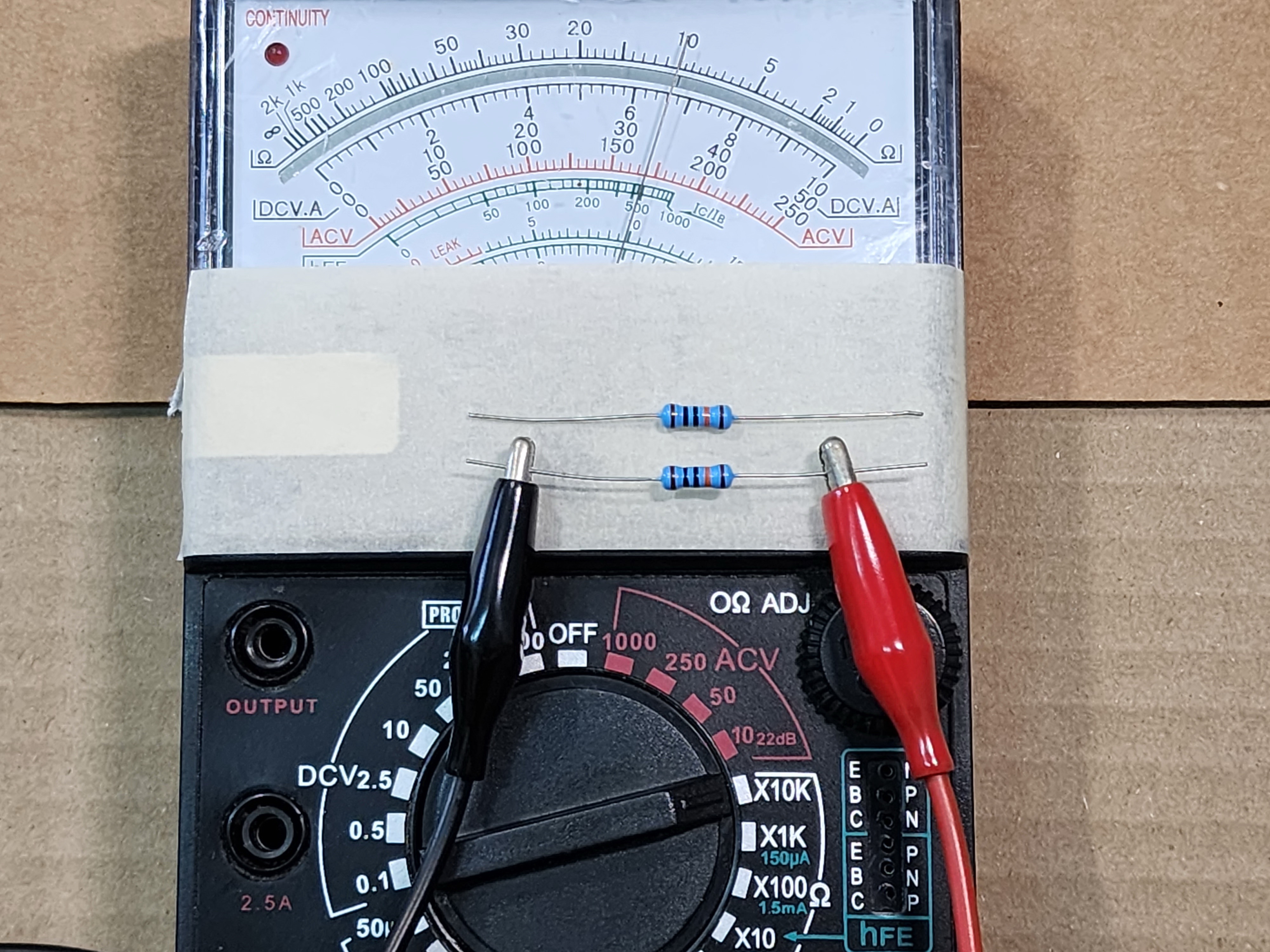 ตัวต้านทาน 100K Ohm 5 แถบสี มีสีอะไรบ้าง ตามรูปอ่านค่าได้กี่โอห์ม