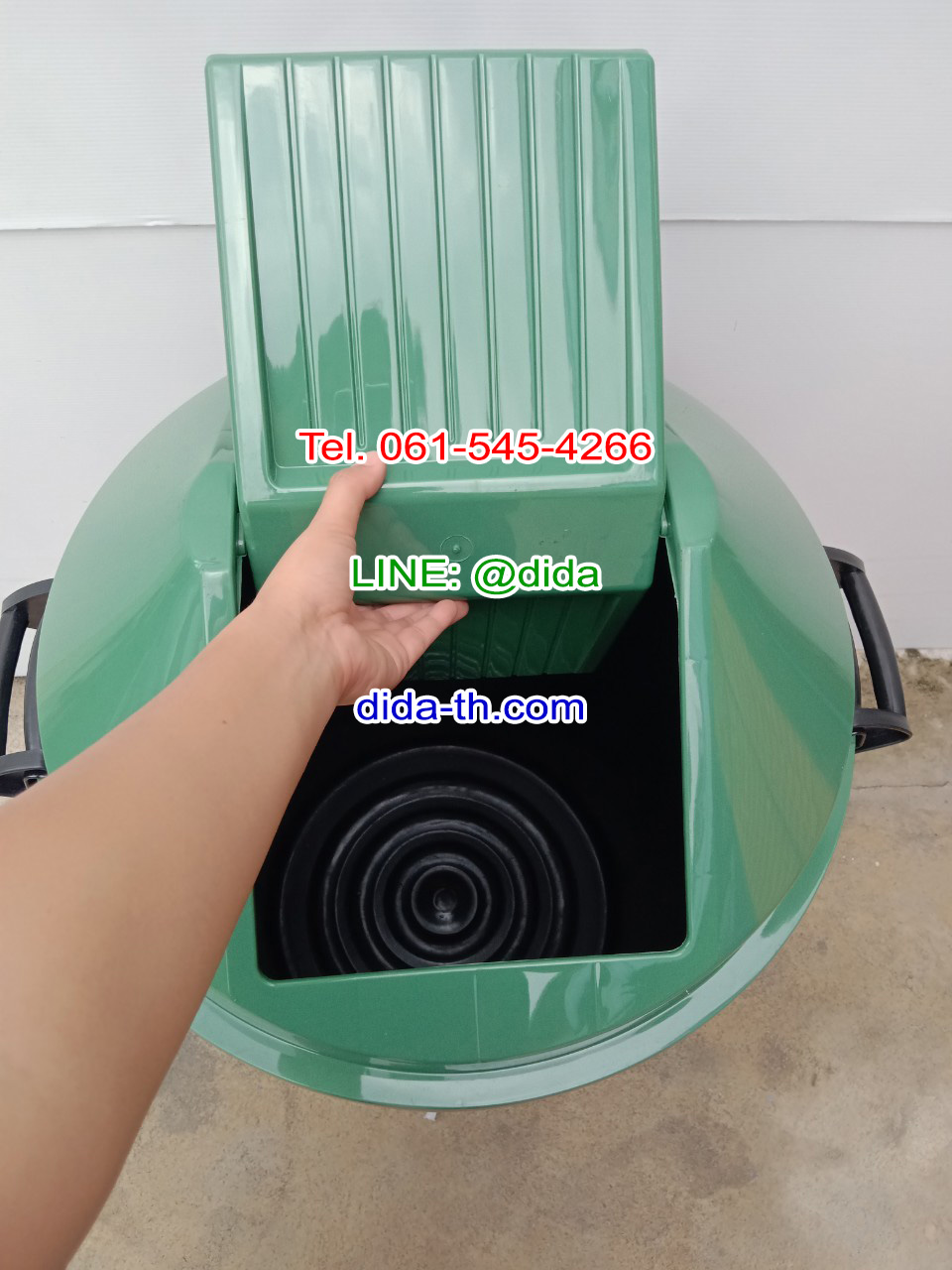 ถังขยะทรงกลม สีดำ ฝาแกว่ง ฝาสี 112 ลิตร