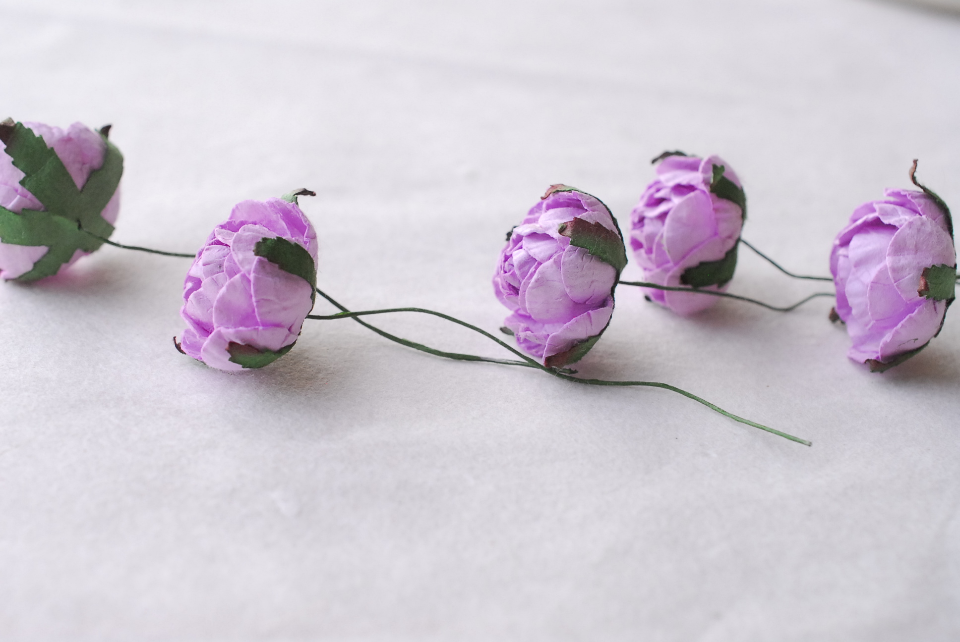 ดอกไม้กระดาษสา, ดอกไม้ตกแต่ง, ของชำร่วย, Paper flower, English peony Ranunculus roses 25 pcs., size 3.5 cm., pale peach brush color.