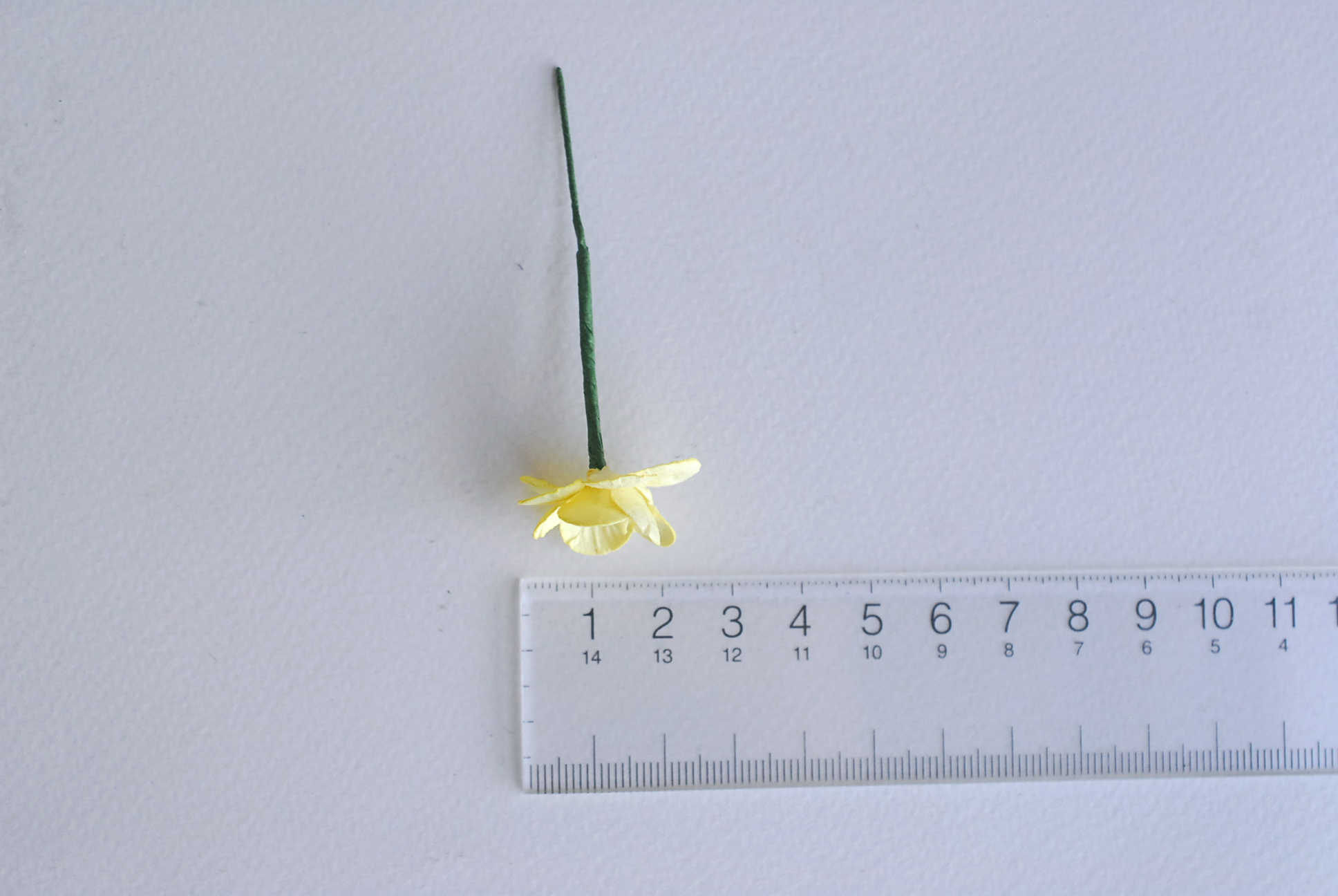 mixed ดอกไม้กระดาษสา ดอกไม้กระดาษสาราคาส่ง ดอกไม้กระดาษสำหรับตกแต่งของชำร่วย งานแต่งงาน ทำช่อดอกไม้ติดอกเจ้าบ่าว ข้อมือดอกไม้เจ้าสาว ขนาด2.5 cm. 50 ดอก สีครีมและสีเหลือง Paper flowers supplies: DIY wedding tools Cherry blossom (Sakura) 50 pcs. size 2.5 cm