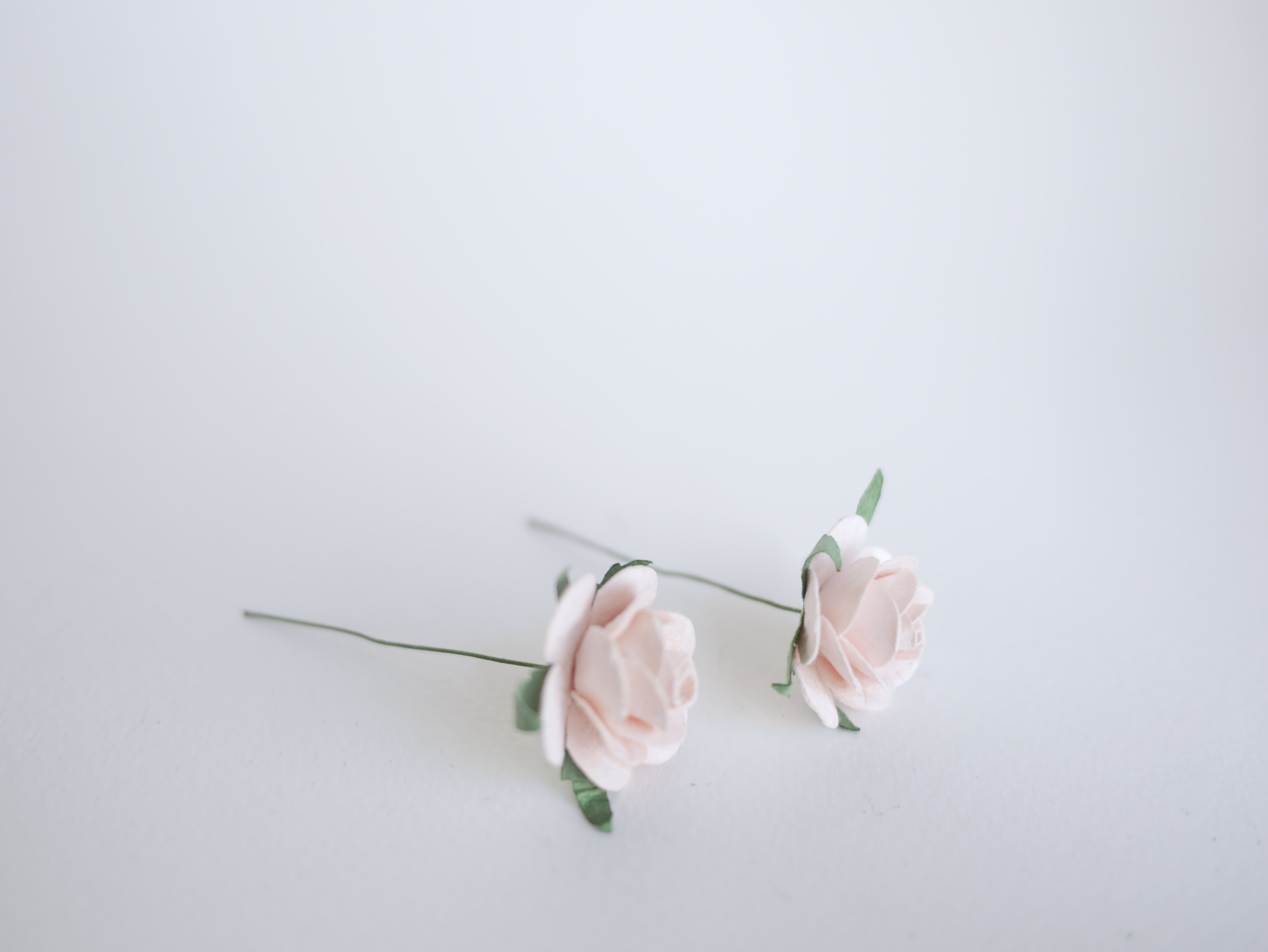 ดอกไม้กระดาษ ดอกไม้กระดาษสา ราคาส่ง,ดอกไม้กุหลาบกระดาษ ดอกกุหลาบกระดาษสา ดอกไม้ประดิษฐ์ สำหรับตกแต่ง หรืองานแต่งงาน สีpeachอ่อน (สีชมพูพีชอ่อน)ขนาด 2.5 cm. จำนวน 50 ดอก