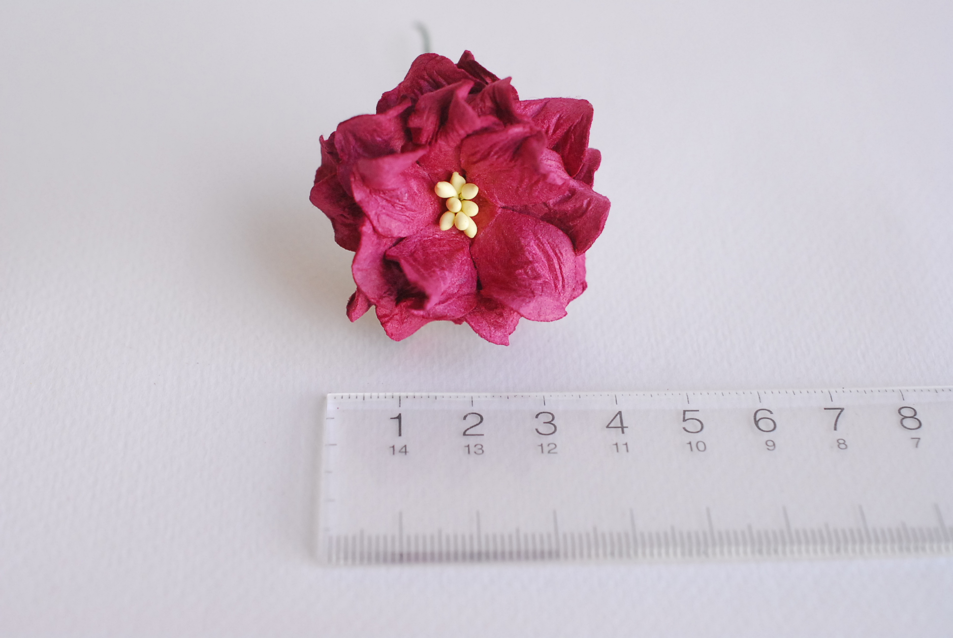 ดอกไม้กระดาษสา ราคาส่ง, ดอกการเดนเนียกระดาษสา ดอกไม้ประดิษฐ์ ตกแต่งงานแต่งงาน ประดิษฐ์ข้อมือเพื่อนเจ้าสาว ขนา่ด 3.5 cm., สำหรับของชำร่วย, งานแต่งงาน, ดอกไม้ทำข้อมือเจ้าสาว สีแดงเข้ม จำนวน 25 ดอก Paper flower,25 Pieces mulberry gardenia flowers supplies, d