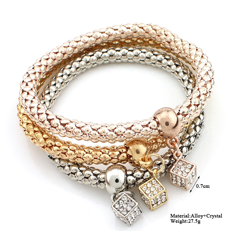 กำไลข้อมือสุดคลาสสิคสวยหรูrubic square classic style
