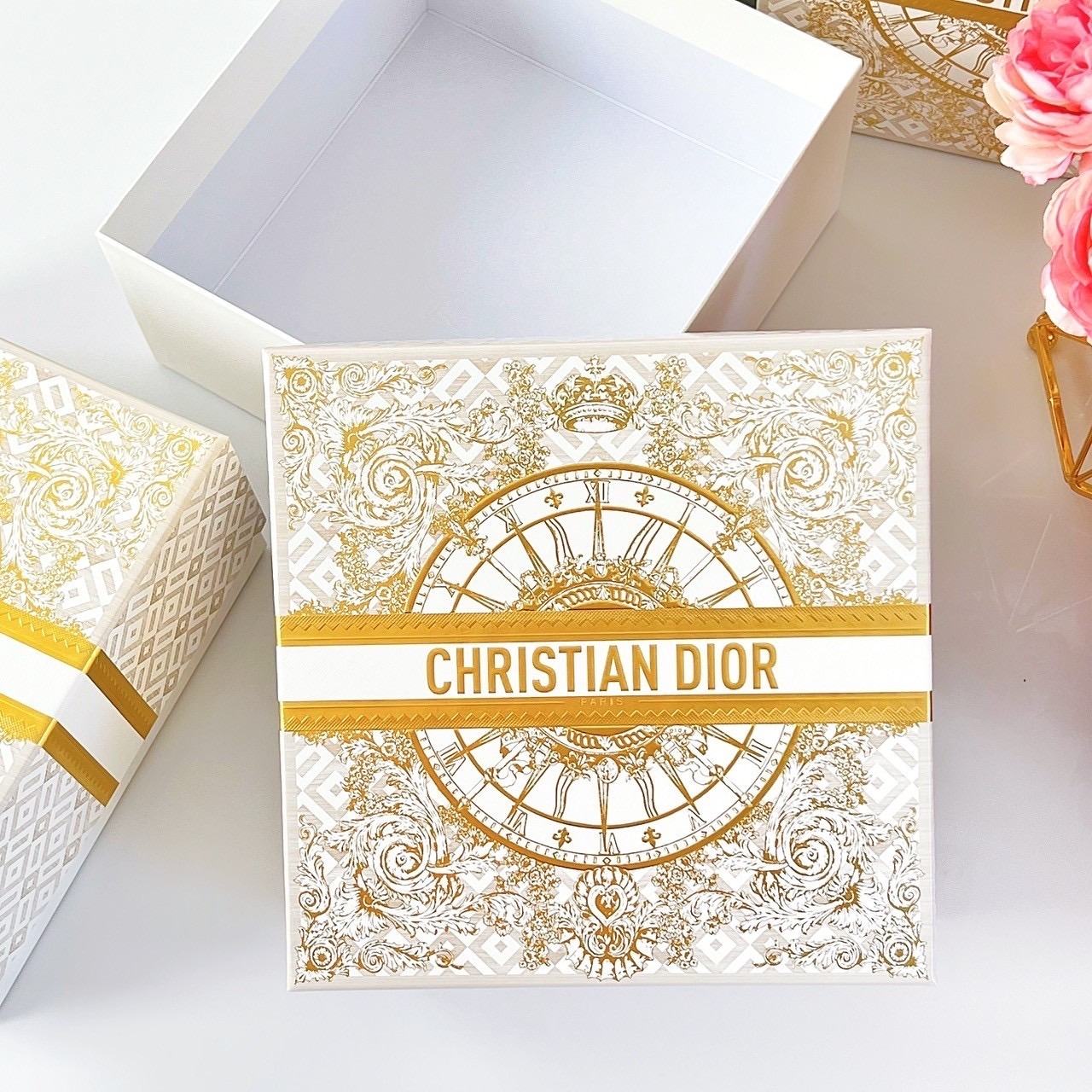 กล่องของขวัญ Dior Christmas Box Limited Collection 2024