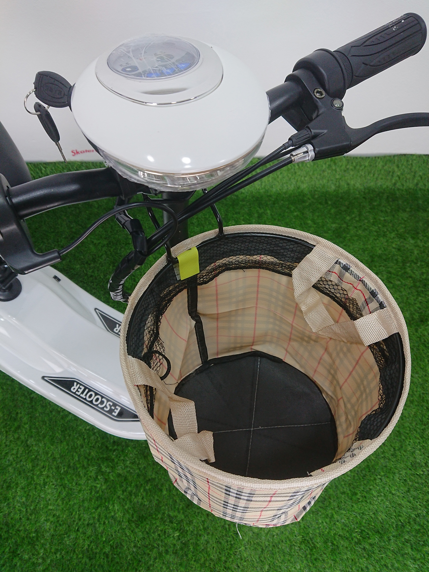 [0601] สกู็ตเตอร์ไฟฟ้า รุ่น Rabbit สำหรับผู้หญิง ล้อ6นิ้ว รับประกัน6เดือน มีอะไหล่เปลี่ยน Electric scooter