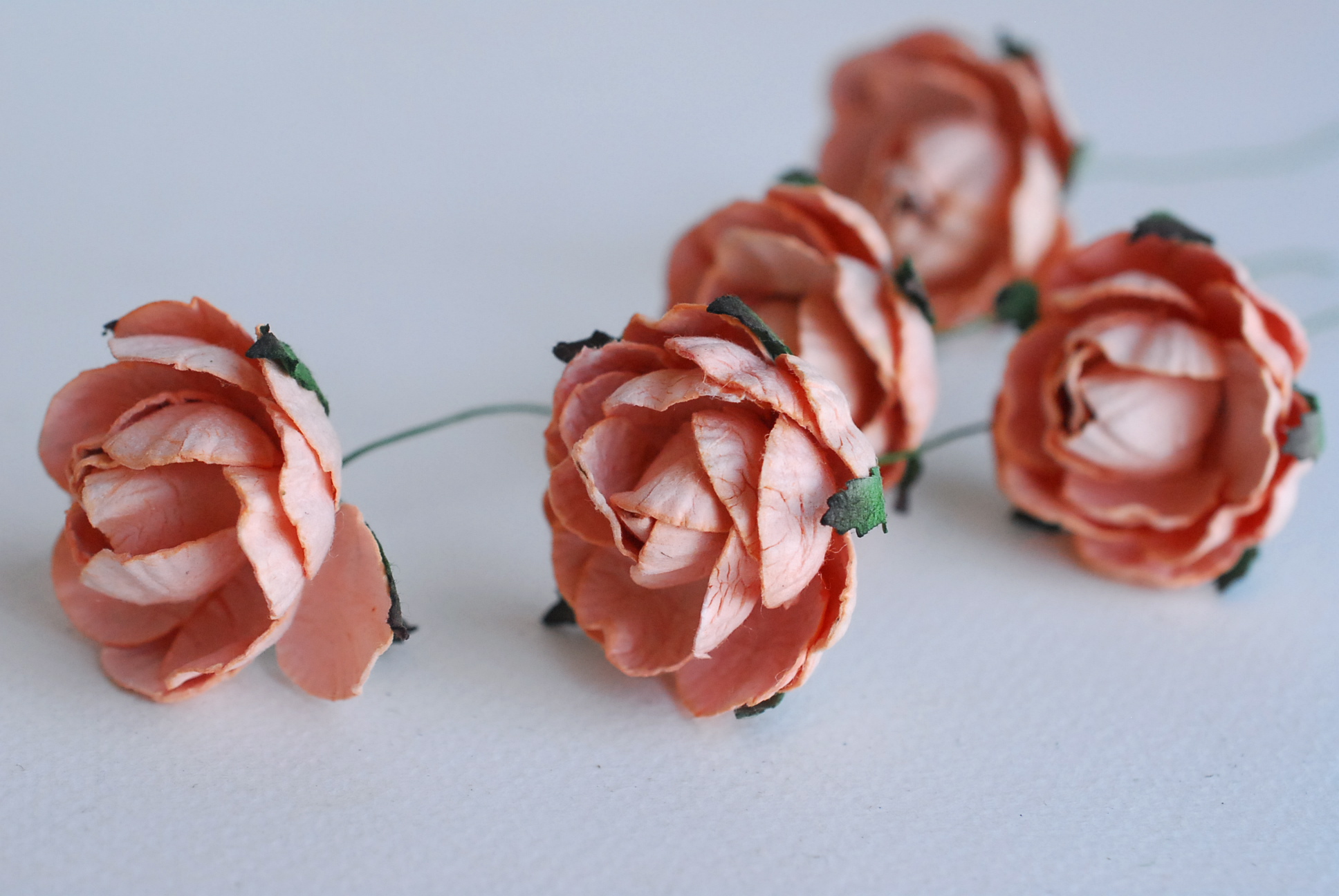 ดอกกุหลาบกระดาษสา peony ดอกไม้กระดาษสาราคาส่ง, ดอกไม้กระดาษ,ดอกไม้ประดิษฐ์ สำหรับตกแต่งของชำร่วย งานแต่งงาน ดอกกุหลาบกลม peony ขนาด 3.5 cm. จำนวน 25 ดอก, สีส้มพีช Paper Flowers, Peony flowers supplies size 3.5cm./ 25 pieces, handmade flowers. peach orange