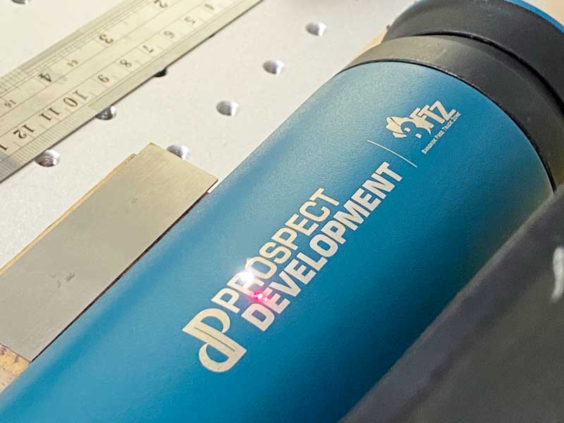 สลักชื่อ สลักข้อความ สลักรูป เลเซอร์ชื่อ เลเซอร์ข้อความ เลเซอร์รูป บนกระบอกน้ำ