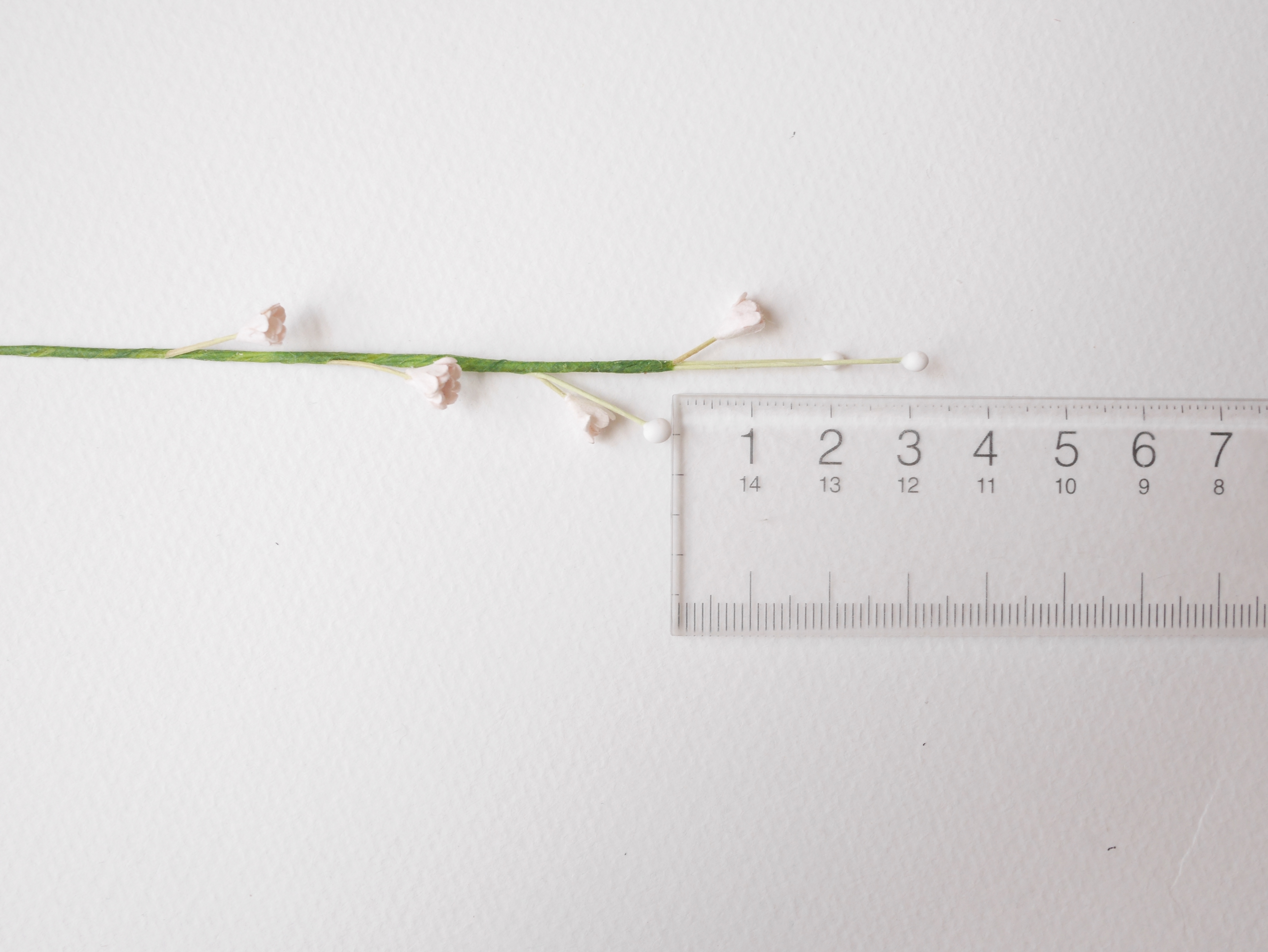 ดอกไม้ประดิษฐ์, ดอกไม้กระดาษสา, ดอก gypsophila, ดอกยิปโซ, ดอกยิปโซก้าน เกสรสีขาว งานประดิษฐ์ตกแต่งของชำร่วย, ดอกไม้ทำพานพุ่ม,พานพวงมาลัย, พานรับไหว้, ขนาด 0.5 cm. สีชมพู ก้านลวดสีเขียว