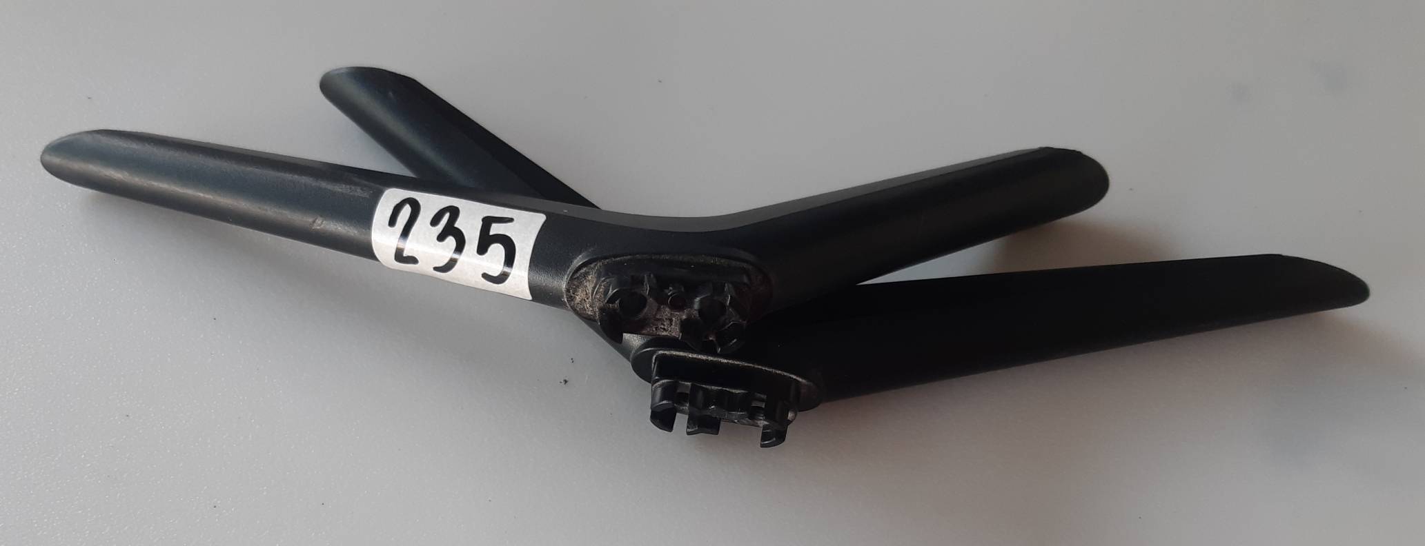 อันที่ 235 ขาทีวี HIsense 32B6000HW BN61-04841A