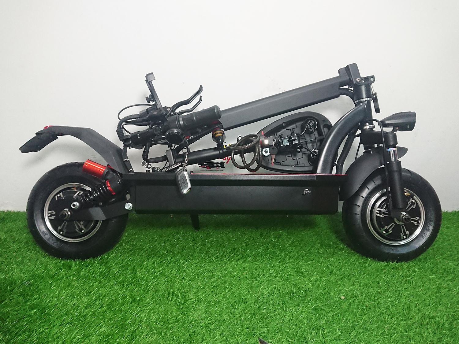 [0601] สกู็ตเตอร์ไฟฟ้า รุ่น BigScoot ล้อ 11 นิ้ว แบตเตอรี่ 60V ใช้เดินทางจริงจัง ฟังก์ชั่นเพียบ Electric scooter