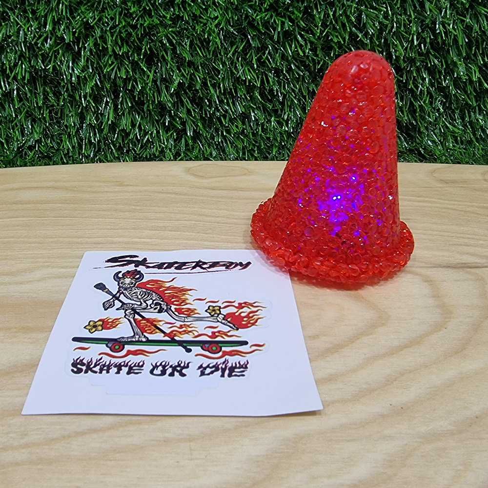 [0101] กรวยฝึก เซิฟสเก็ต แบบมีไฟ ไล่สี ใช้เล่นกลางคืน