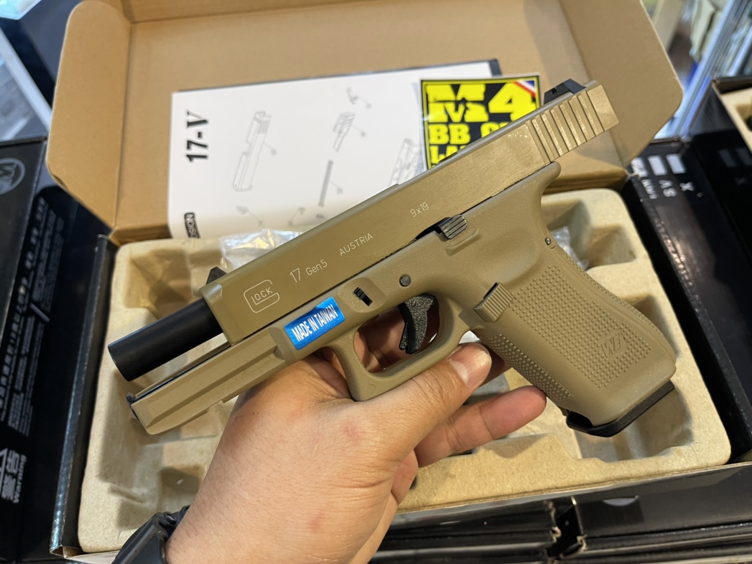WE G17 Glock 17 Gen5 - สีทราย