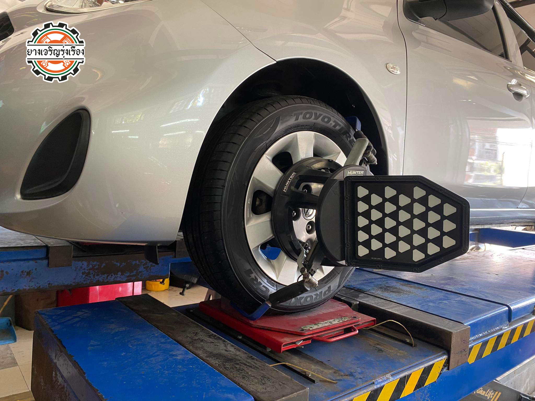 NISSAN MARCH เข้ารับบริการเปลี่ยนยางรถยนต์ เน้นคุณภาพ ราคาเหมาะสม ☄️TOYO TIRES PROXES CR1 84H ขนาด 185/60R15 𝙊𝙪𝙧 𝙎𝙚𝙧𝙫𝙞𝙘𝙚 บริการทางร้านเรารับทำอะไรบ้าง 🔧 ติดตั้งยางแบบไร้รอย 100% 🔧 บริการสลับยาง ตามอายุ 🔧 มียางรถยนต์ทุกยี่ห้อให้เลือกซื้อ 🔧 เช็คช่วงล่าง แก้ปัญหาให้ตรงจุด 🔧 บริการล้างลิ้นปีกผีเสื้อ 🔧 บริการเช็คระยะรถยนต์ 🔧 เปลี่ยนถ่ายของเหลวทั้งระบบ 🔧 ตั้งศูนย์ด้วยเครื่อง HUNTER นำเข้าจาก USA สอบถามข้อมูลเพิ่มเติม หรือนัดหมายเข้ารับบริการ Tel : 08-6569-1915 Tel : 08-6544-5963 Line id : @88rw Tiktok : https://www.tiktok.com/@88rwycrr Youtube : https://youtube.com/@88rw Facebook : https://www.facebook.com/88rwtire Location : https://goo.gl/maps/HrNUAZXPN94KvxZ98?coh=178573&entry=tt #รถยนต์มีปัญหาไม่รู้ต้องแก้ตรงไหน ทางเรายินดี ตรวจหาปัญหาและหาวิธีแก้ บอกลูกค้าก่อนลงมือทำเสมอราคาเป็นธรรมไม่เอาเปรียบ สบายใจคุณลูกค้า ---------------------------------- ดูแลให้คำปรึกษาทุกปัญหาคาใจ ไม่ทิ้งลูกค้า มีบริการหลังการขาย 【ให้ผู้เชี่ยวชาญของเรา ดูแลรถคุณ】 ร้านยางเจริญรุ่งเรือง ยินดีต้อนรับครับ ---------------------------------- #โช๊คอัพรถยนต์ #monroe #yss #kayaba #profender #ร้านยางเจริญรุ่งเรือง #นนทบุรี #งามวงศ์วาน #amsfix #บริการช่วงล่างรถยนต์ #ซ่อมบำรุงช่วงล่าง #เซทอัพโช๊คอัพรถยนต์