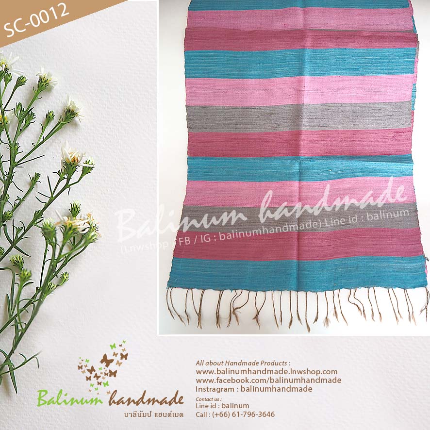 Hand Woven Scarf 100% Laos Silk, Very Soft and Feel Comfortable. ผ้าพันคอไหมลาว 100% ของแท้ งานทอมือทั้งผืน เนื้อผ้านุ่ม ลื่น บางเบา ให้ความอบอุ่น รู้สึกสบาย สามารถนำมาพันคอหรือคลุมไหล่ก็ได้ (ใช้ได้ทั้งผู้หญิงและผู้ชาย) ฟ้า, ชมพู (Blue, Pink)