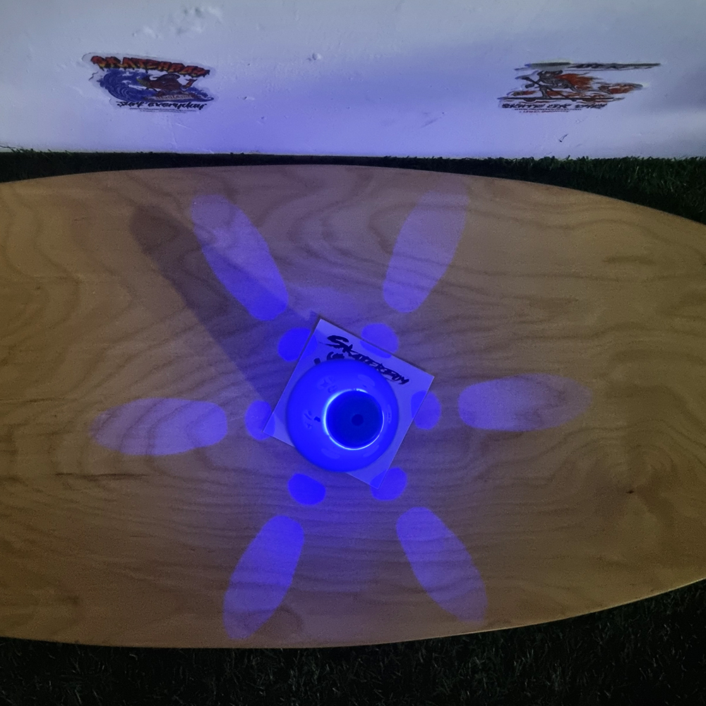 [0101] กรวยฝึก เซิร์ฟ สเก็ต แบบมีไฟ กะระยะง่าย ไล่สี ใช้เล่นกลางคืน