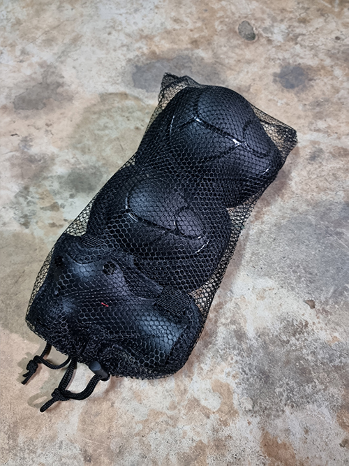 [0101] ชุดสนับ และ หมวกกันน็อค สำหรับเด็ก 15-40kg skateboard surfskate rollerskate สนับเด็ก ชุดป้องกันเด็ก