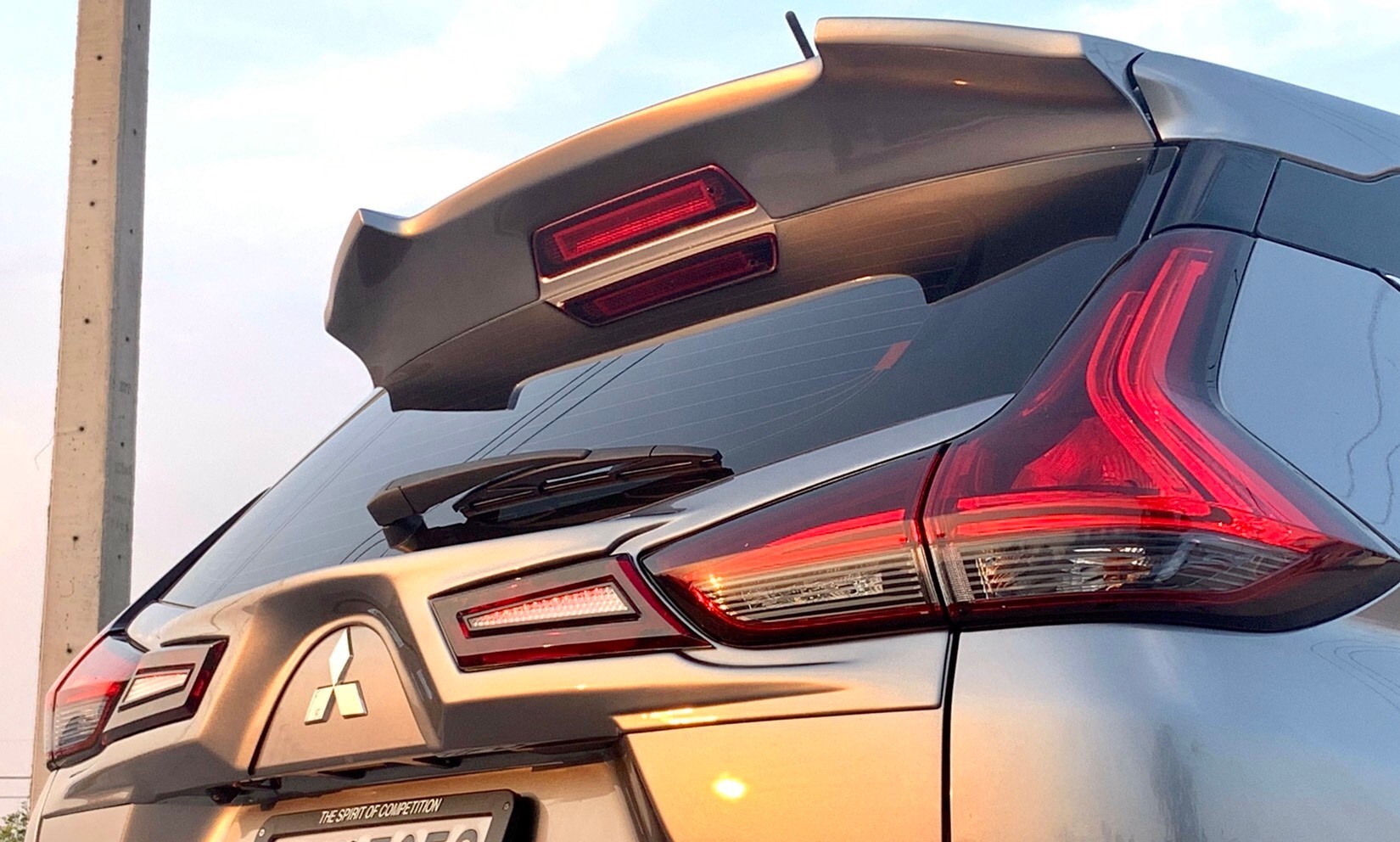 XPANDER-คาดเอว (Middle rear spoiler)