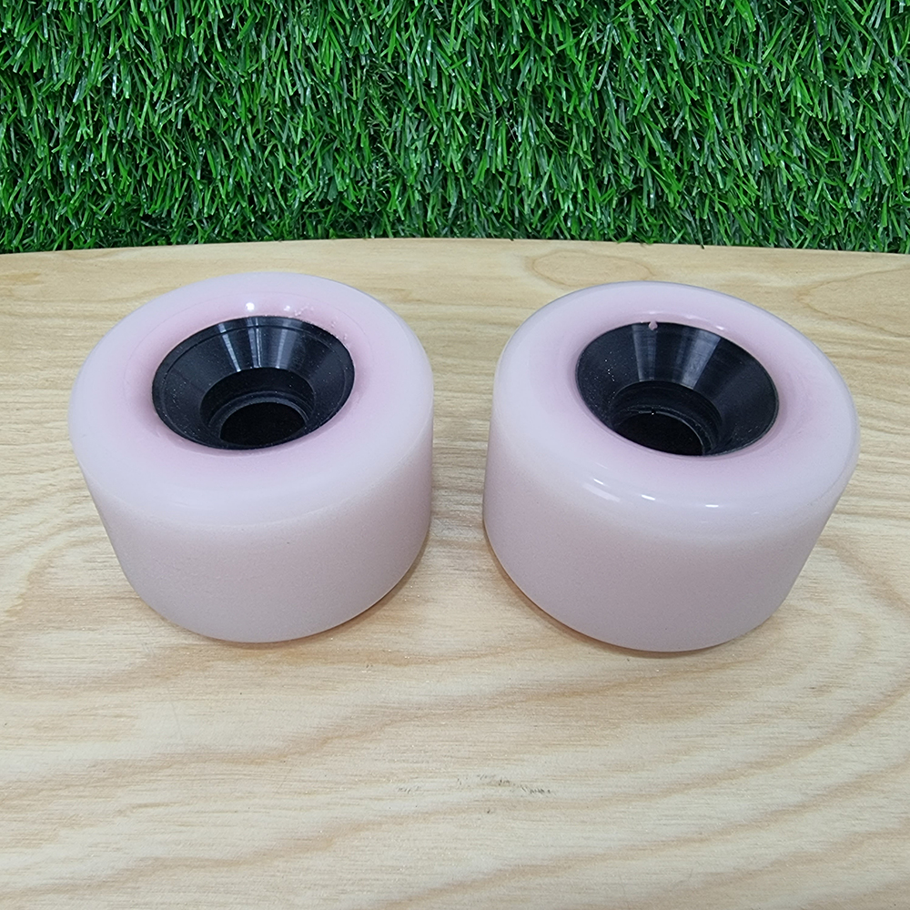 [0316] ล้อสเก็ตบอร์ด เรืองแสง 69x45 82A ขอบมน Luosenka