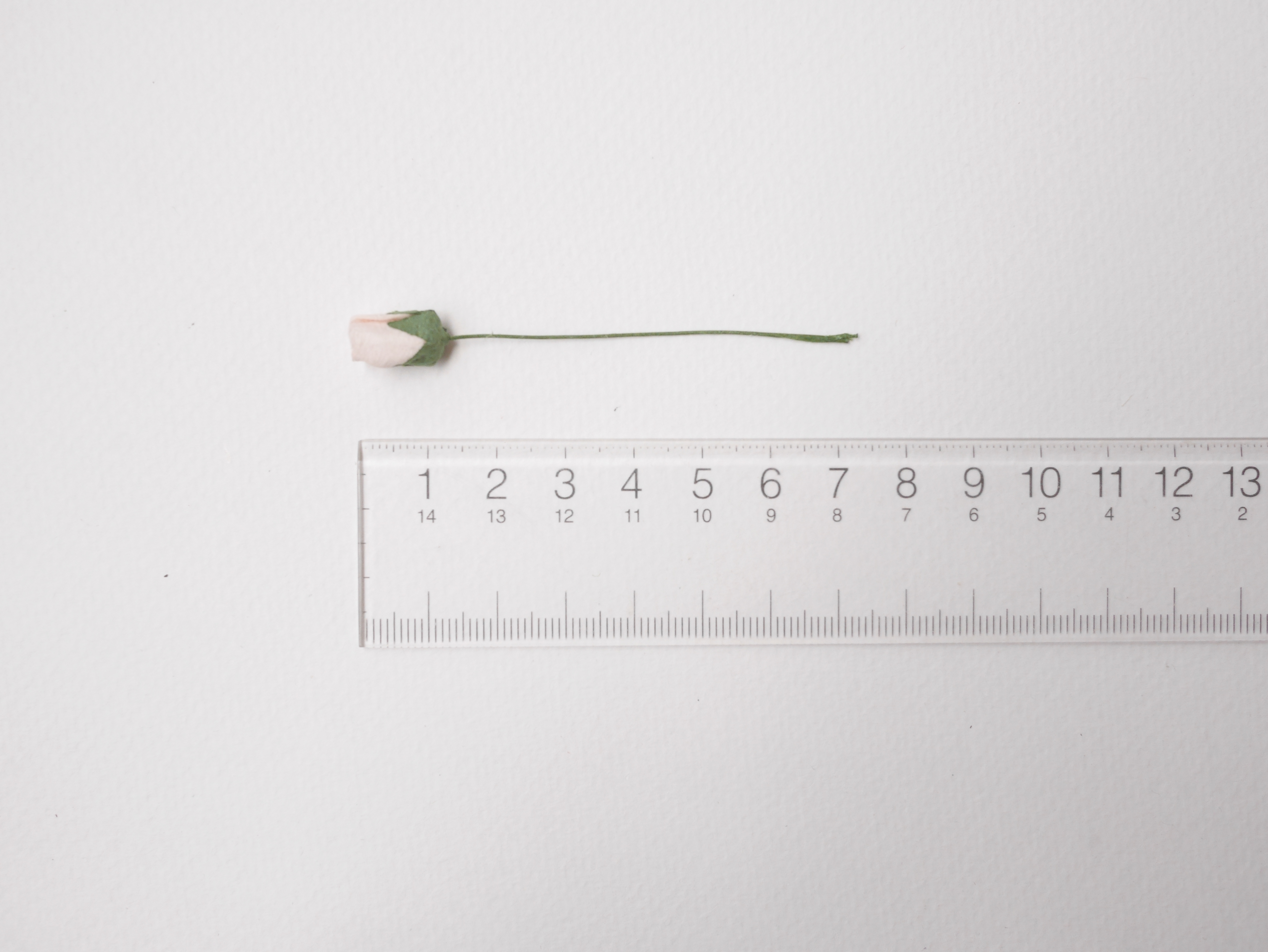 ดอกไม้กระดาษสา ดอกไม้กระดาษสา จตุจักร งานประดิษฐ์ ดอกไม้ทำข้อมือเพื่อนเจ้าสาว แต่งงาน, ดอกกุหลาบตูม 50 ดอก สีชมพูพีชอ่อน ขนาด 0.8x1.5 cm. paper flowers, budding roses flower 0.8 x1.5 cm. 50 pieces. pale pink peachcolor